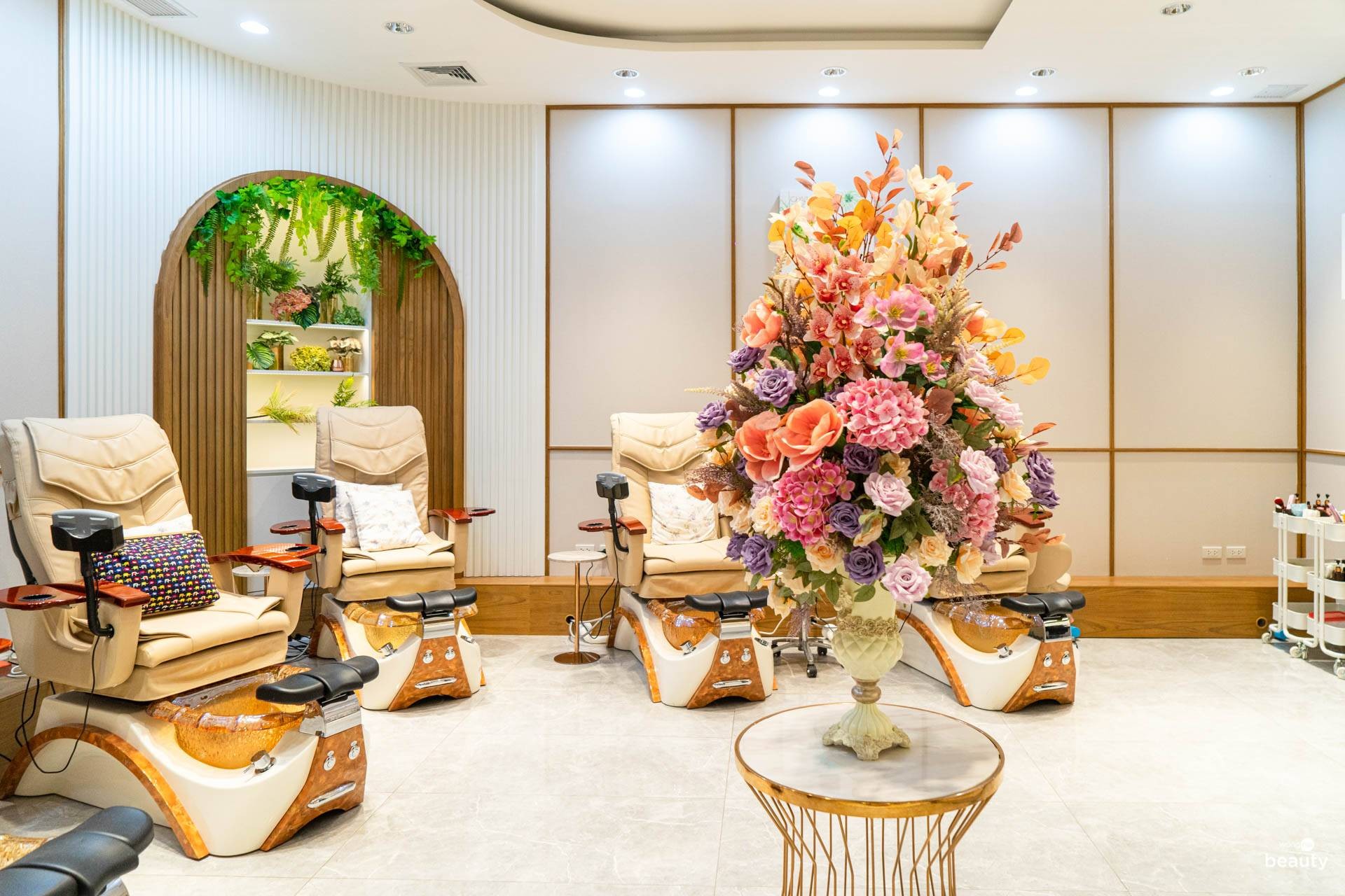 รูป Chaba Nails & Eyelashes Pro เซ็นทรัล ชิดลม ชั้น 1