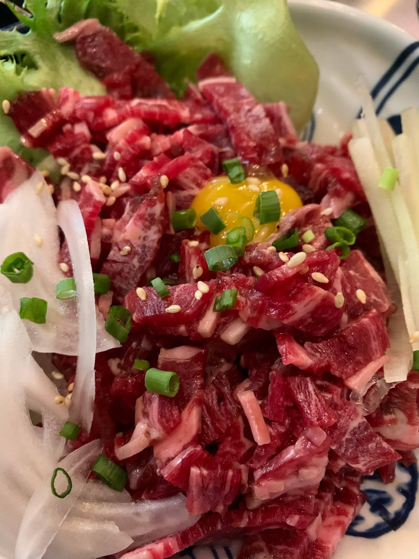 Wagyu yukke in the middle by kaizen wongnai