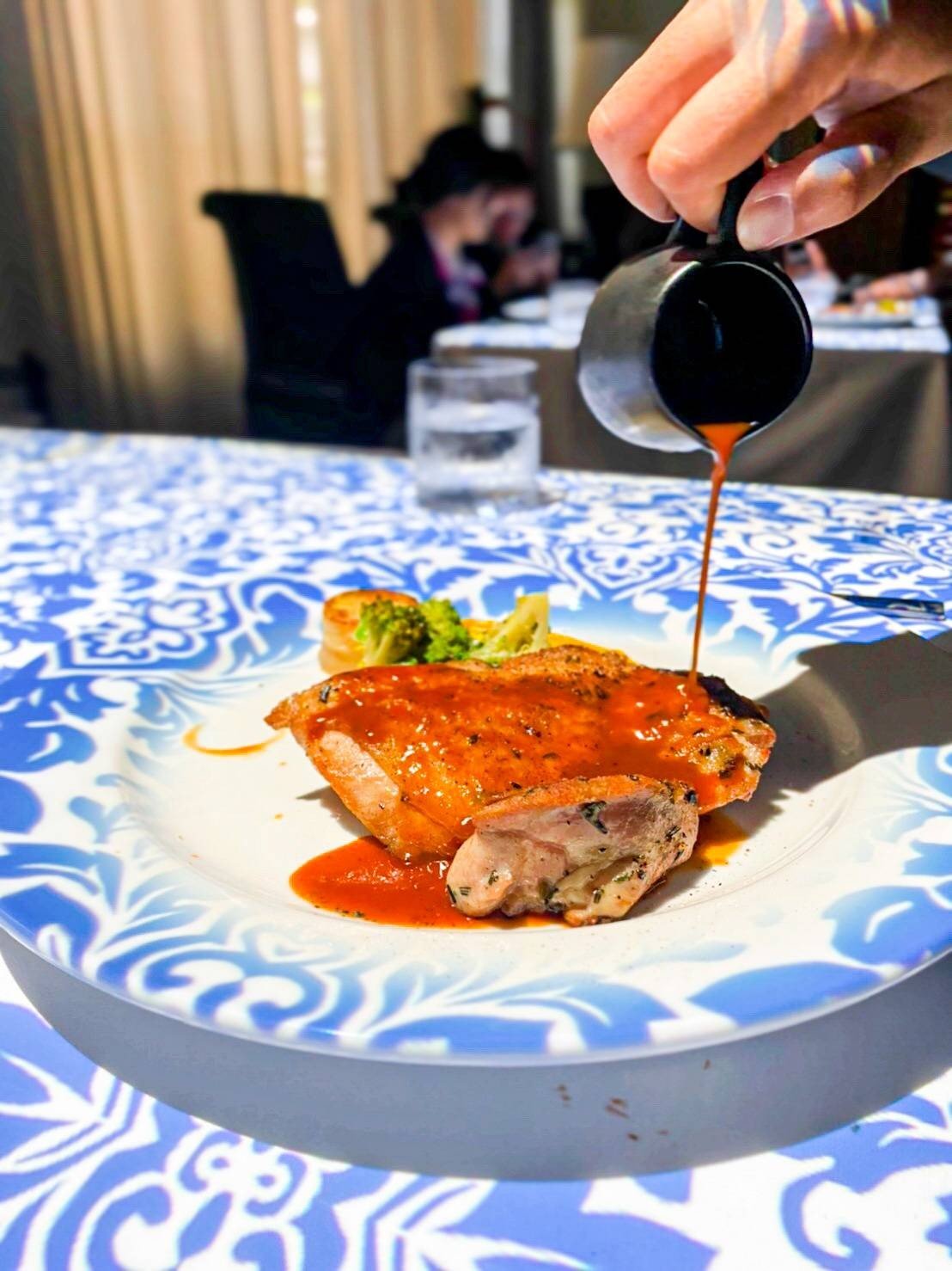 Chicken Steak • *We can choose whether to eat beef or chicken. ร้าน Le