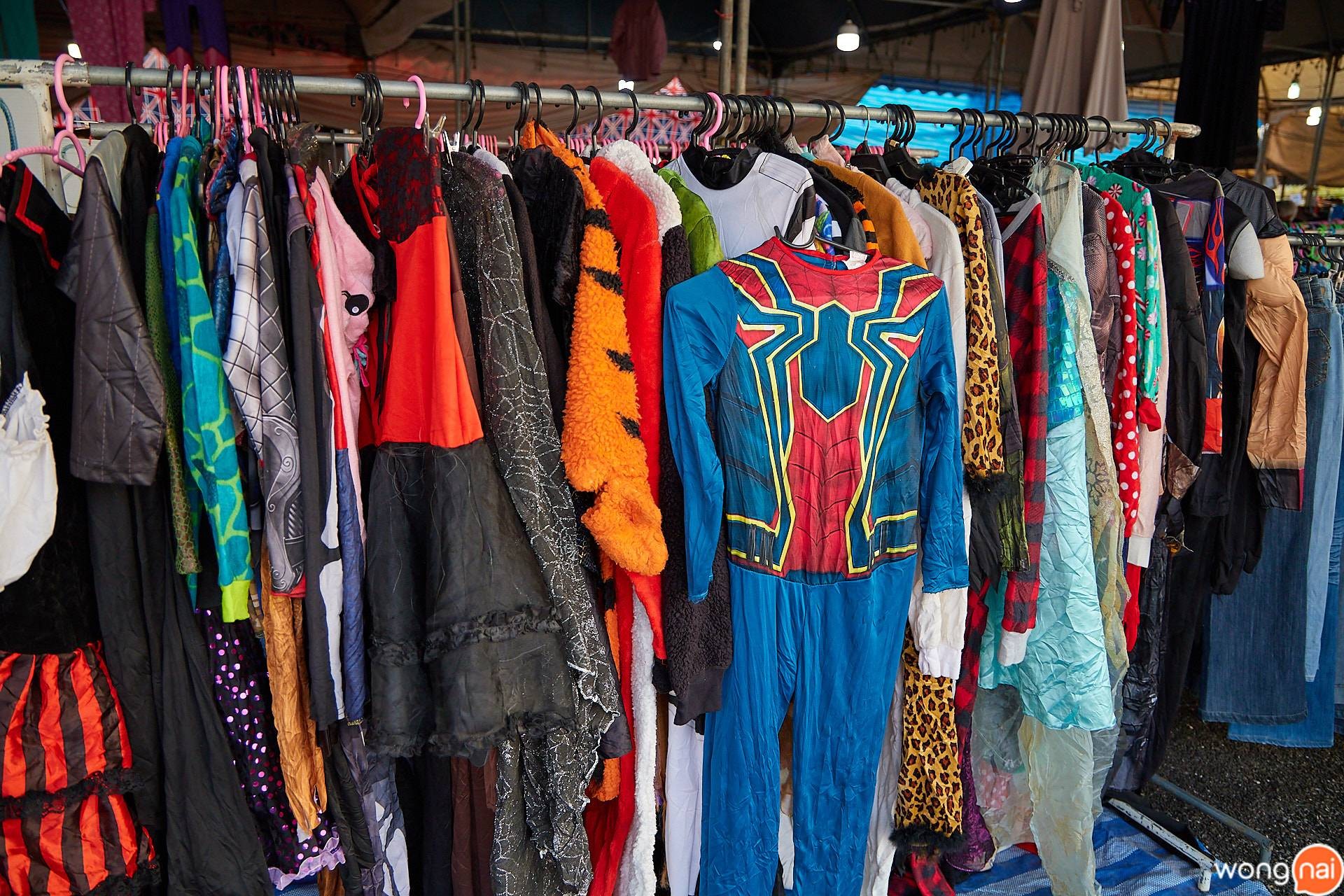 รูป ผ้ามือสอง ตลาดเทิดไท - Wongnai