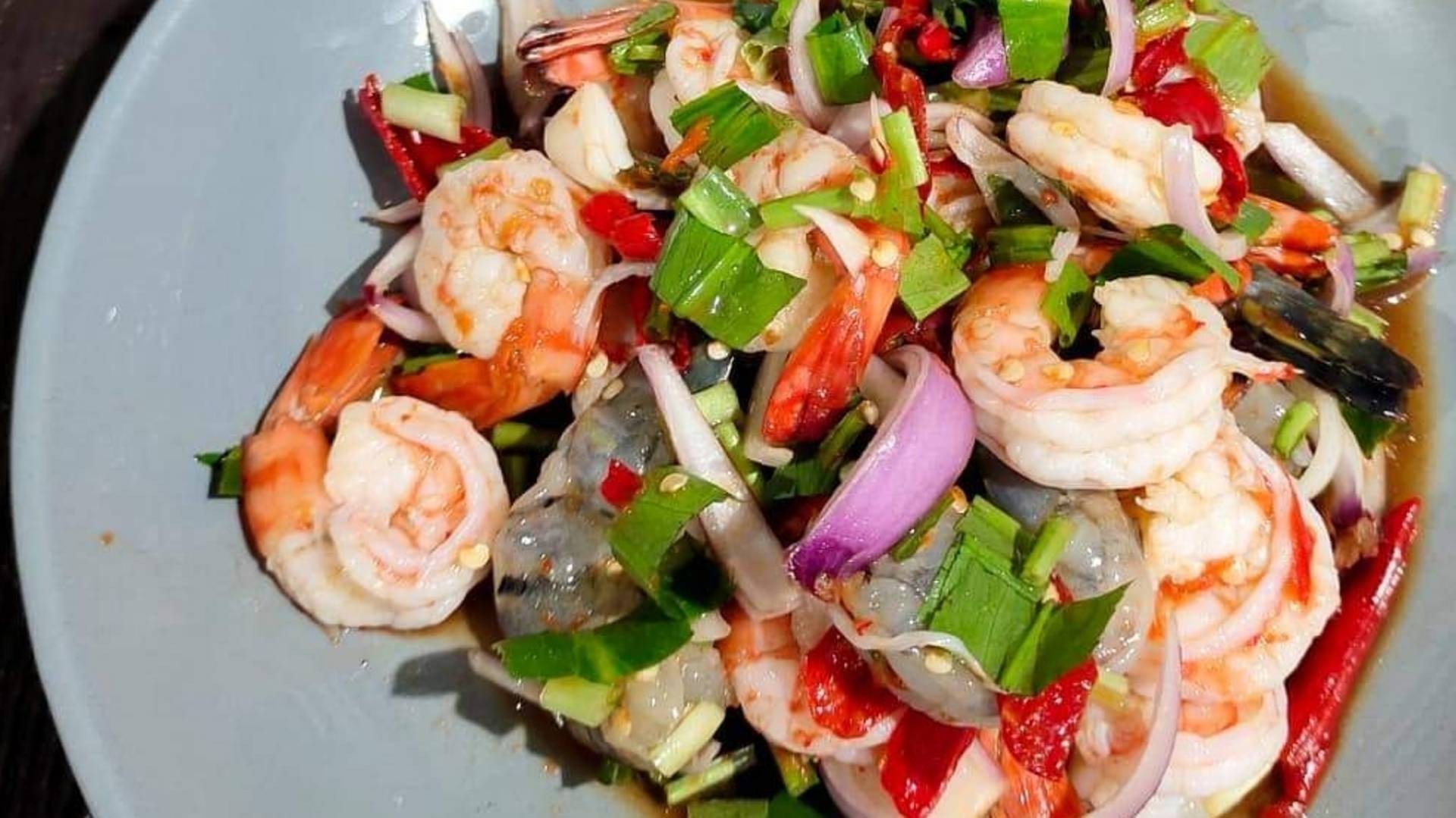 ยำหน้าใหญ่ - สั่งอาหารเดลิเวอรี | Wongnai x LINE MAN