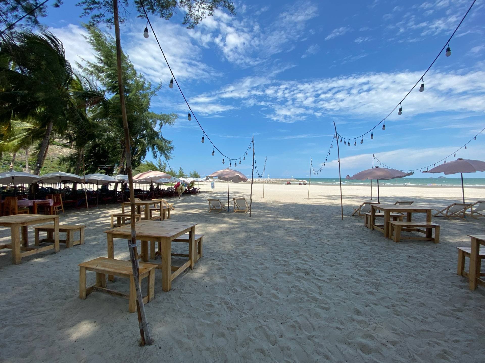 รูป Pineapple Surf Club Wongnai