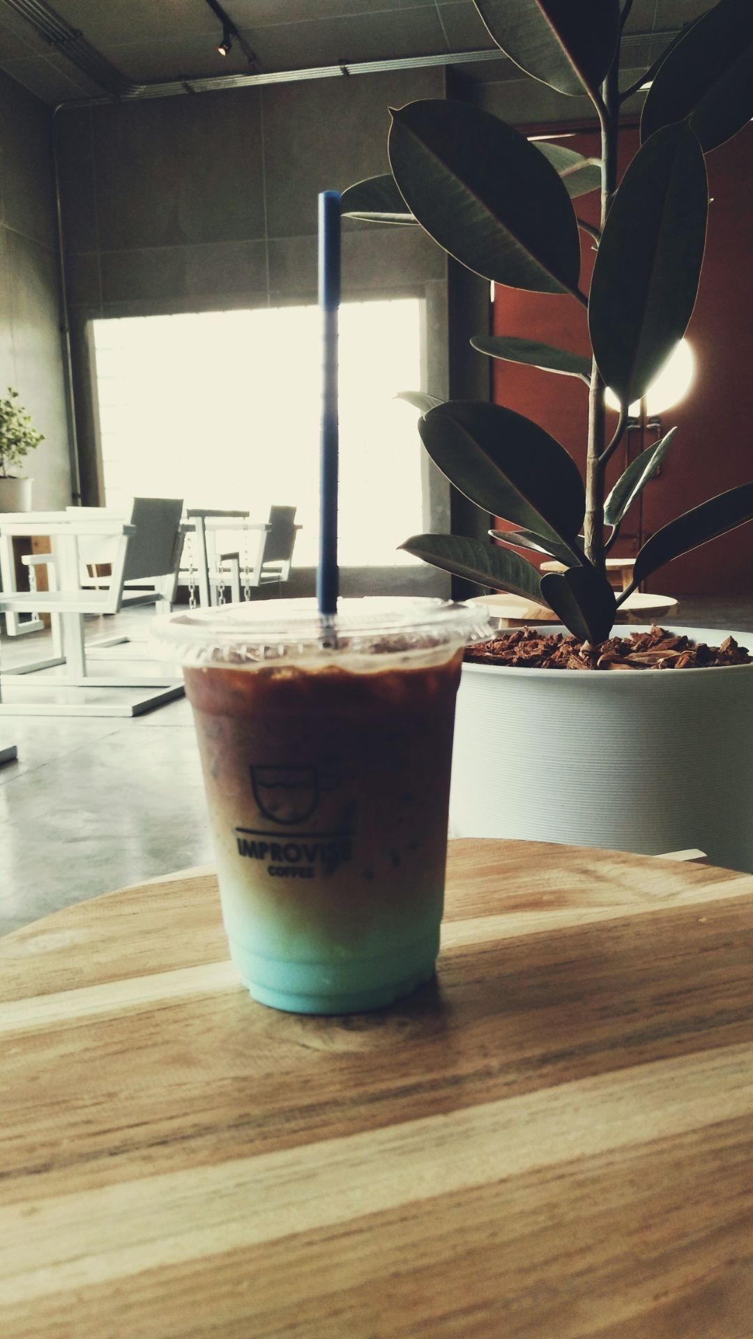 รีวิว Improvise Coffee lll สาขา3 บรรยากาศ ดีน่านั่งกาแฟเข้มข้นอร่อย