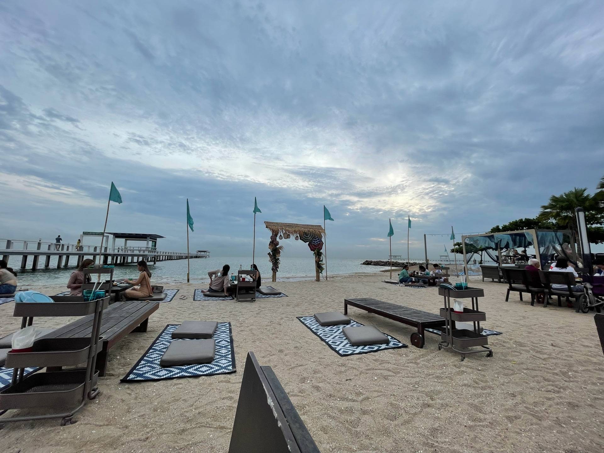 รีวิว Sea Salt Bangpra ร้านวิวสวย ลมเย็น ชมวิวทะเล Wongnai