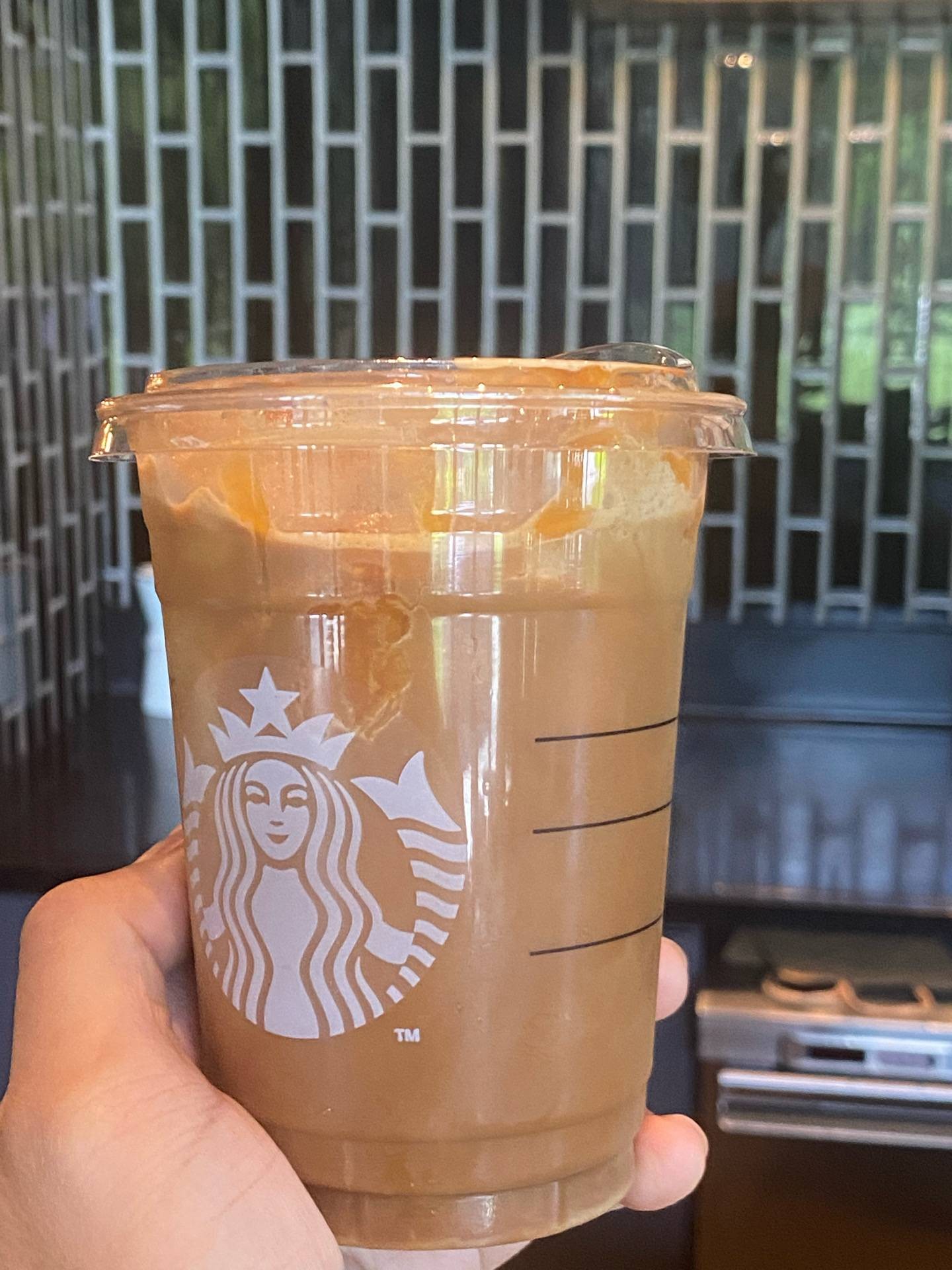 รีวิว Starbucks Ashton ChulaSilom Salted Caramel AffogatoStyle