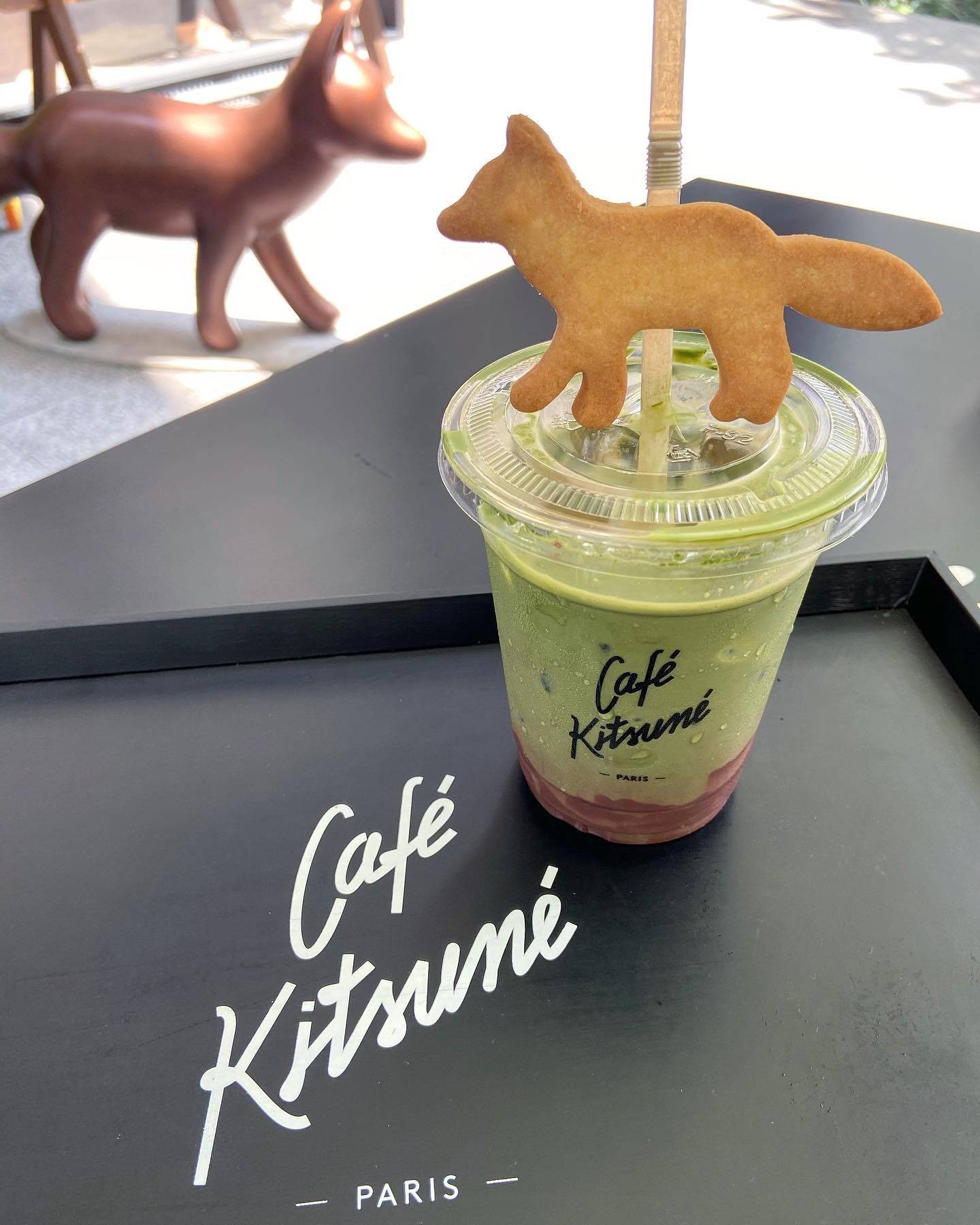 รีวิว Café Kitsuné The EmQuartier - cozy cafe and good shortbread - Wongnai
