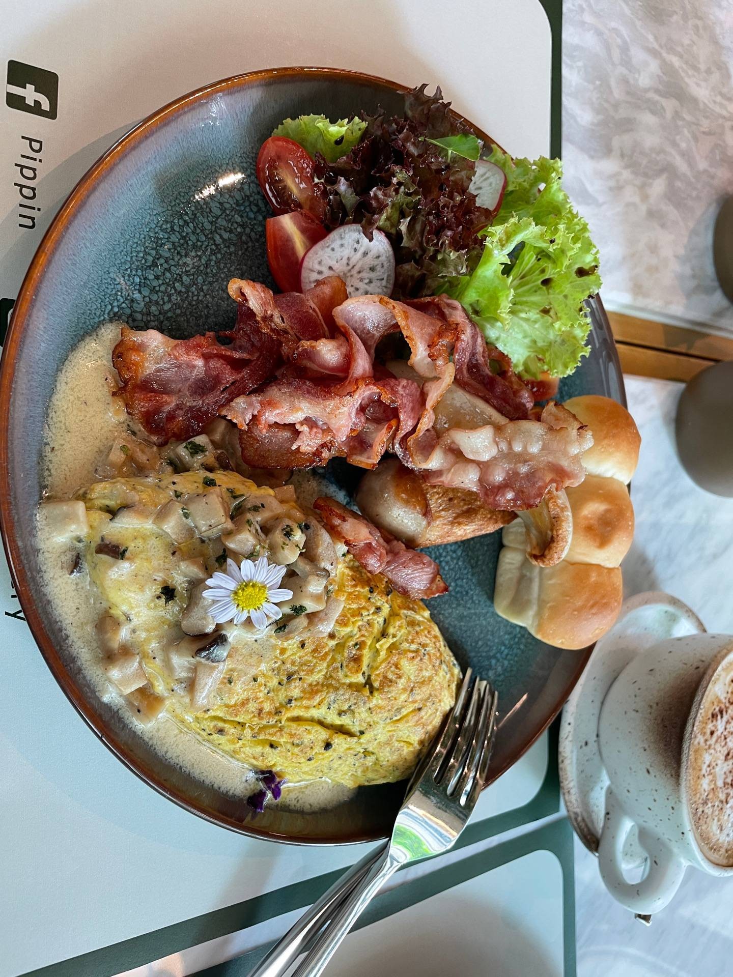 Truffle mushroom omelete ร้าน เค้กครัวซองโดนัท Pippin All Day Eatery