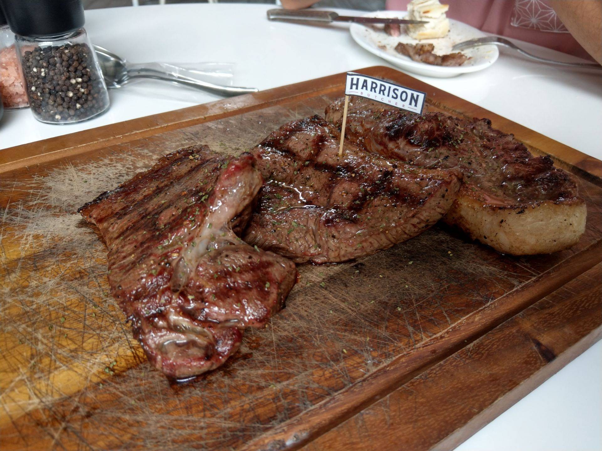 รูป Harrison Butcher ซอยศูนย์วิจัย