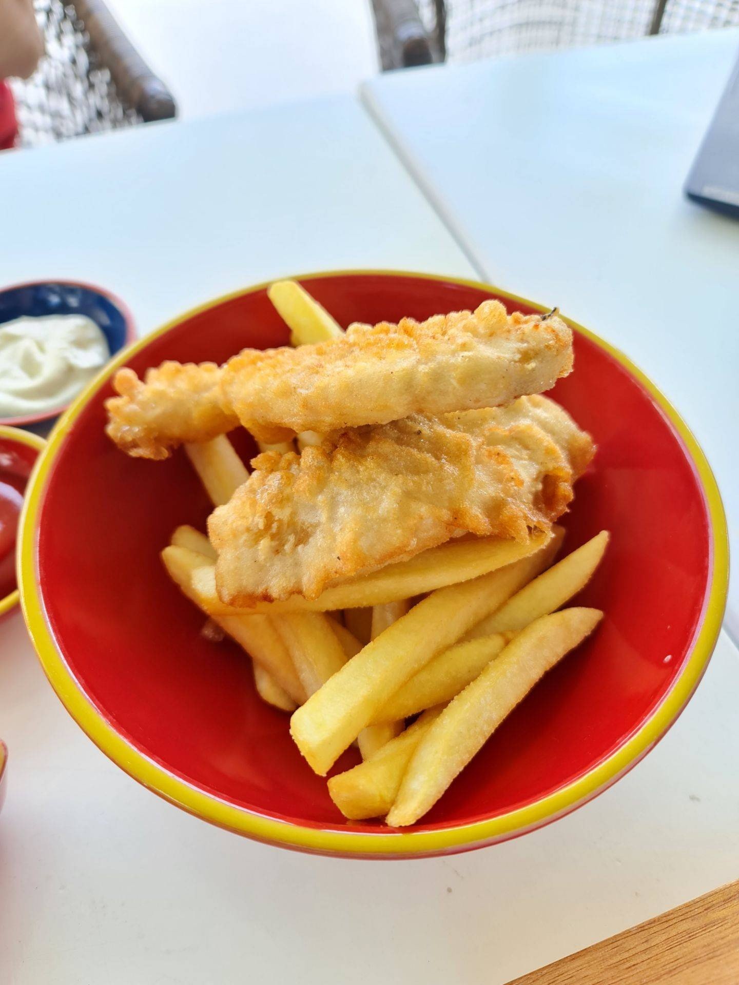 Kid Fish & Chip ร้าน La Costa Beach Restaurant & Bar Movenpick Siam