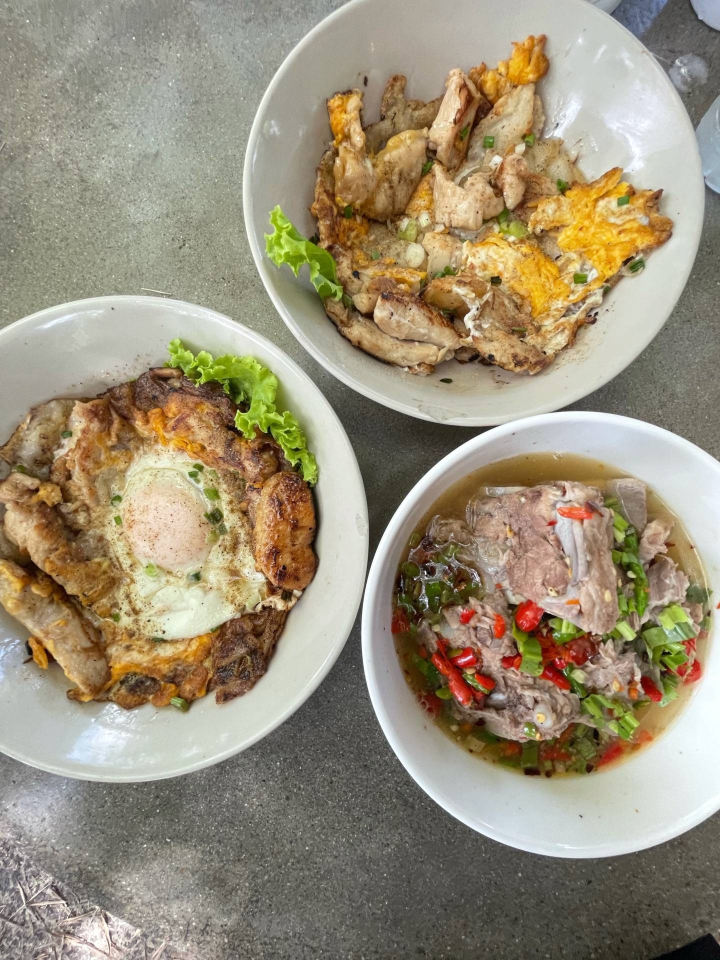 รูป เด็ดเอร็ด ก๋วยเตี๋ยวคั่วไก่ไฟมังกร by Pinny the chef (Ded Aried) ระยอง