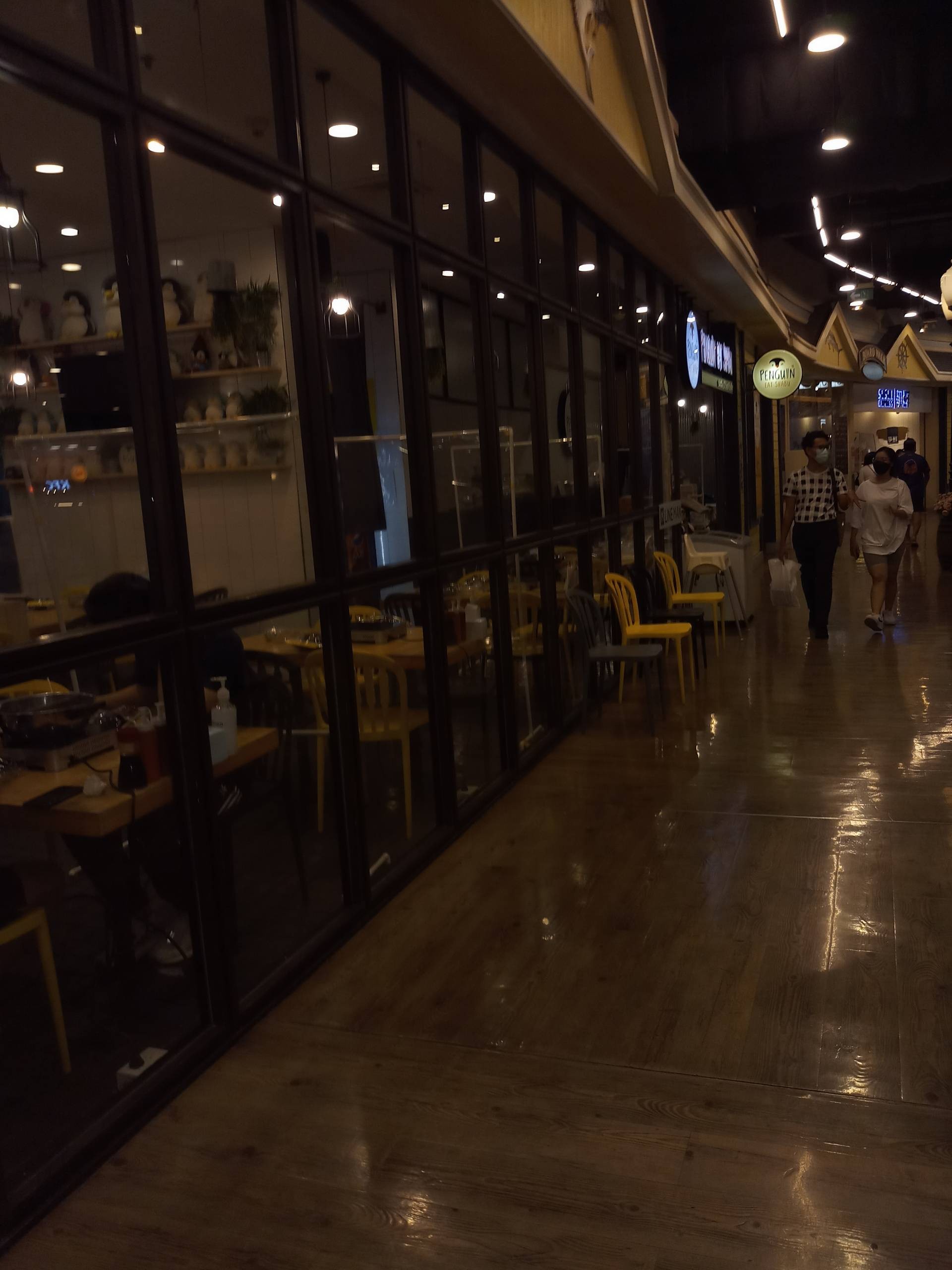 รูป Penguin Eat Shabu Terminal 21 ชั้น5 - Wongnai