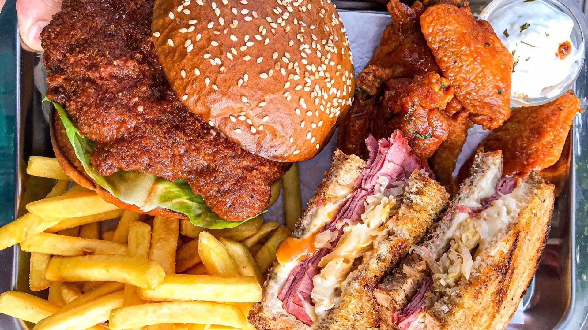 Fatty's Bar & Diner - สั่งอาหารเดลิเวอรี | Wongnai x LINE MAN