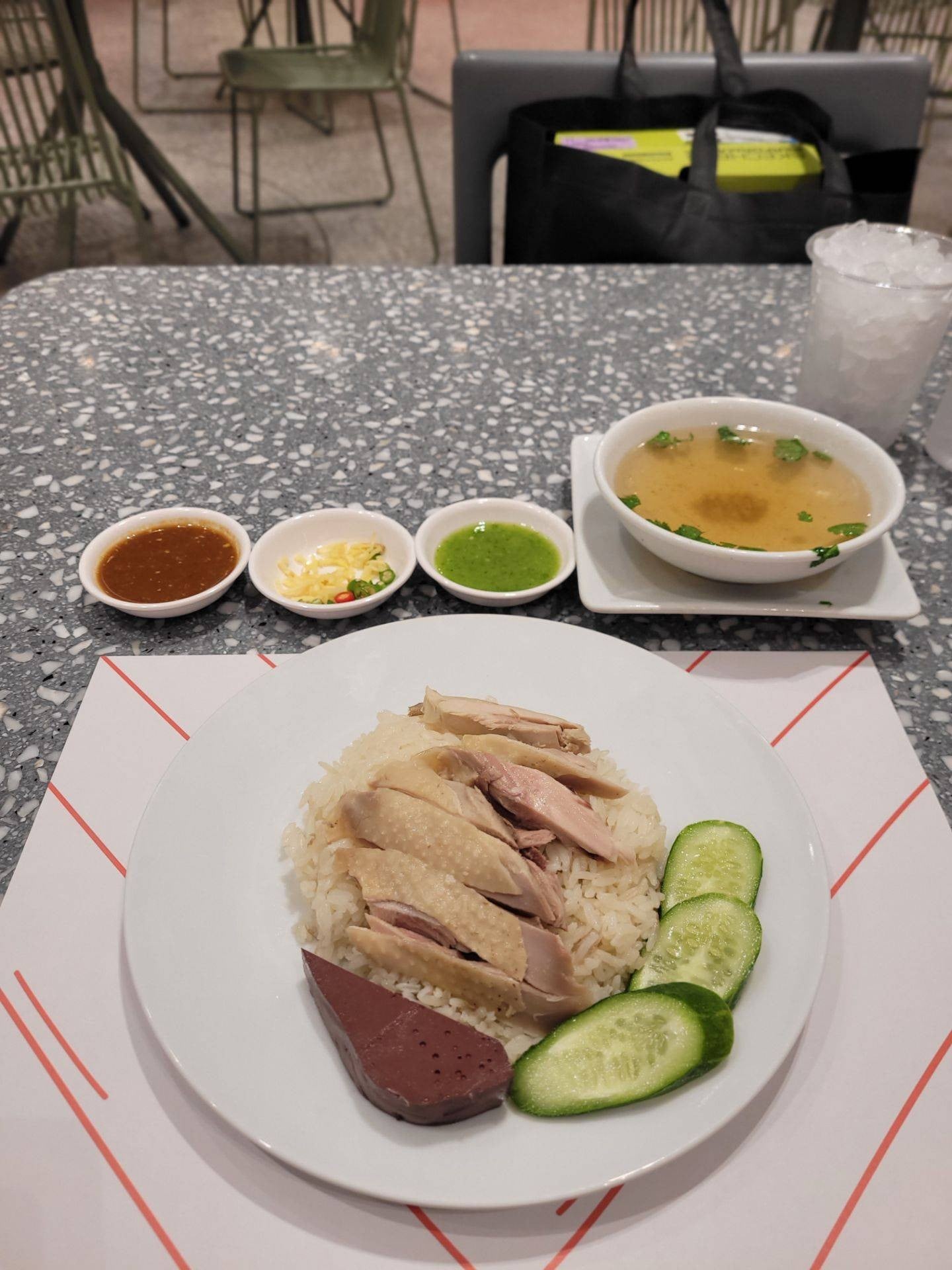 ข้าวมันไก่บ้านธรรมดา ร้าน Living House - Central Ladprao เซ็นทรัล ...