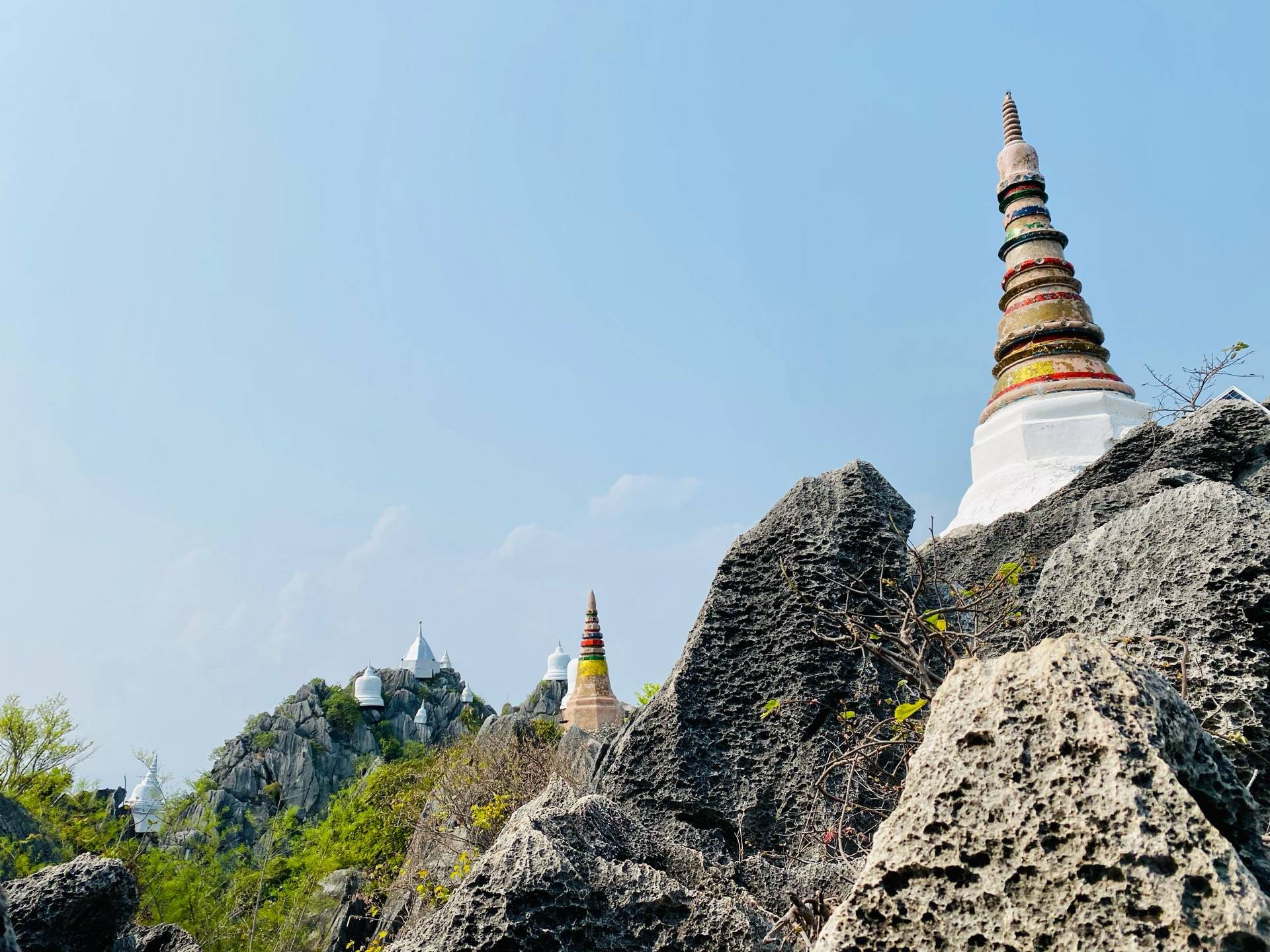 รูป วัดพระบาทปู่ผาแดง (วัดเฉลิมพระเกียรติพระจอมเกล้าราช…