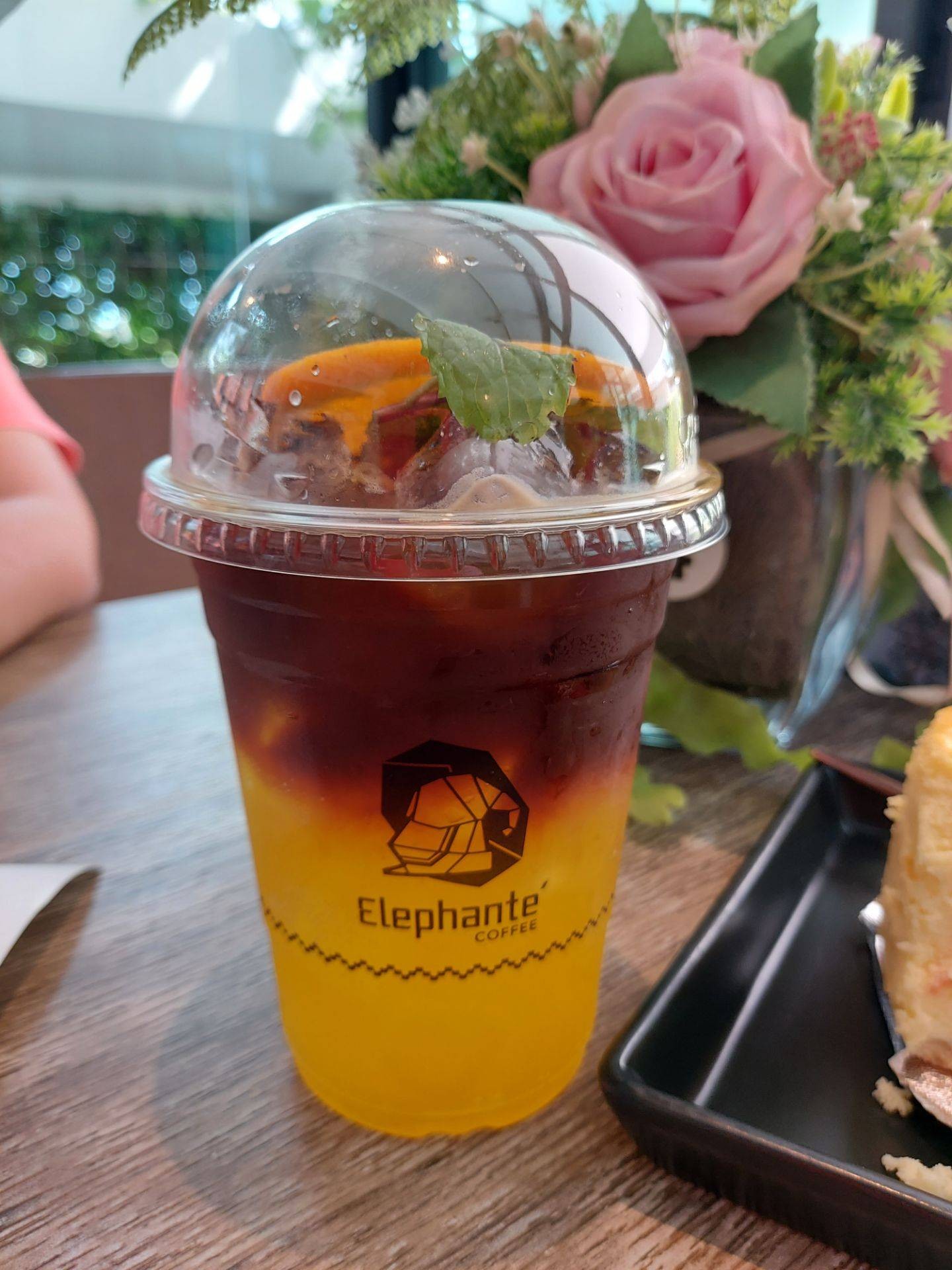 Americano Yuzu ร้าน Elephante' Cafe บ้านเพ
