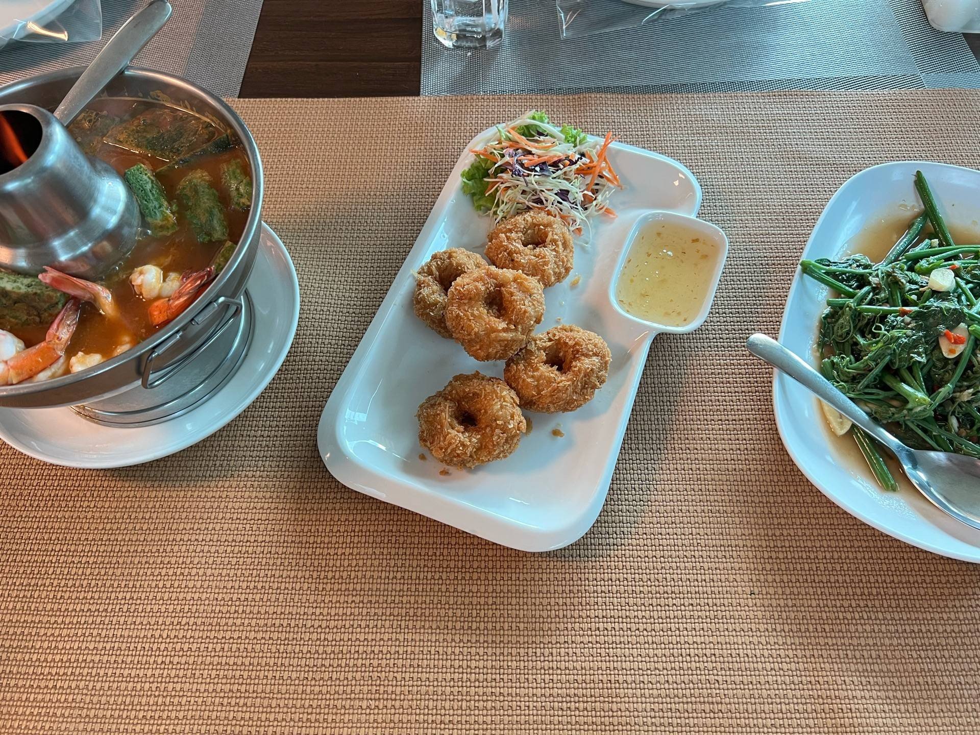 รีวิว BT Express by ภัตตาคารบ้านทุ่ง รสชาติอาหารกลางๆ การบริการดี มี