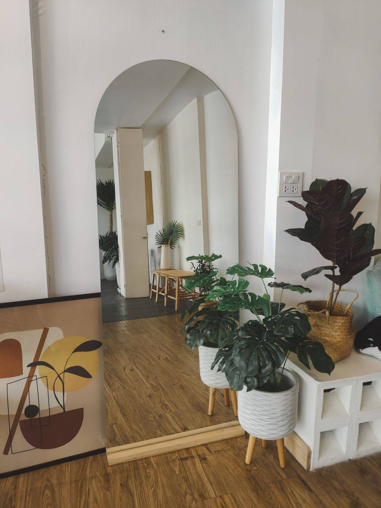 รูป Saffron Hill Cafe Srinakarin คาเฟ่หมูกรอบ Srinakarin