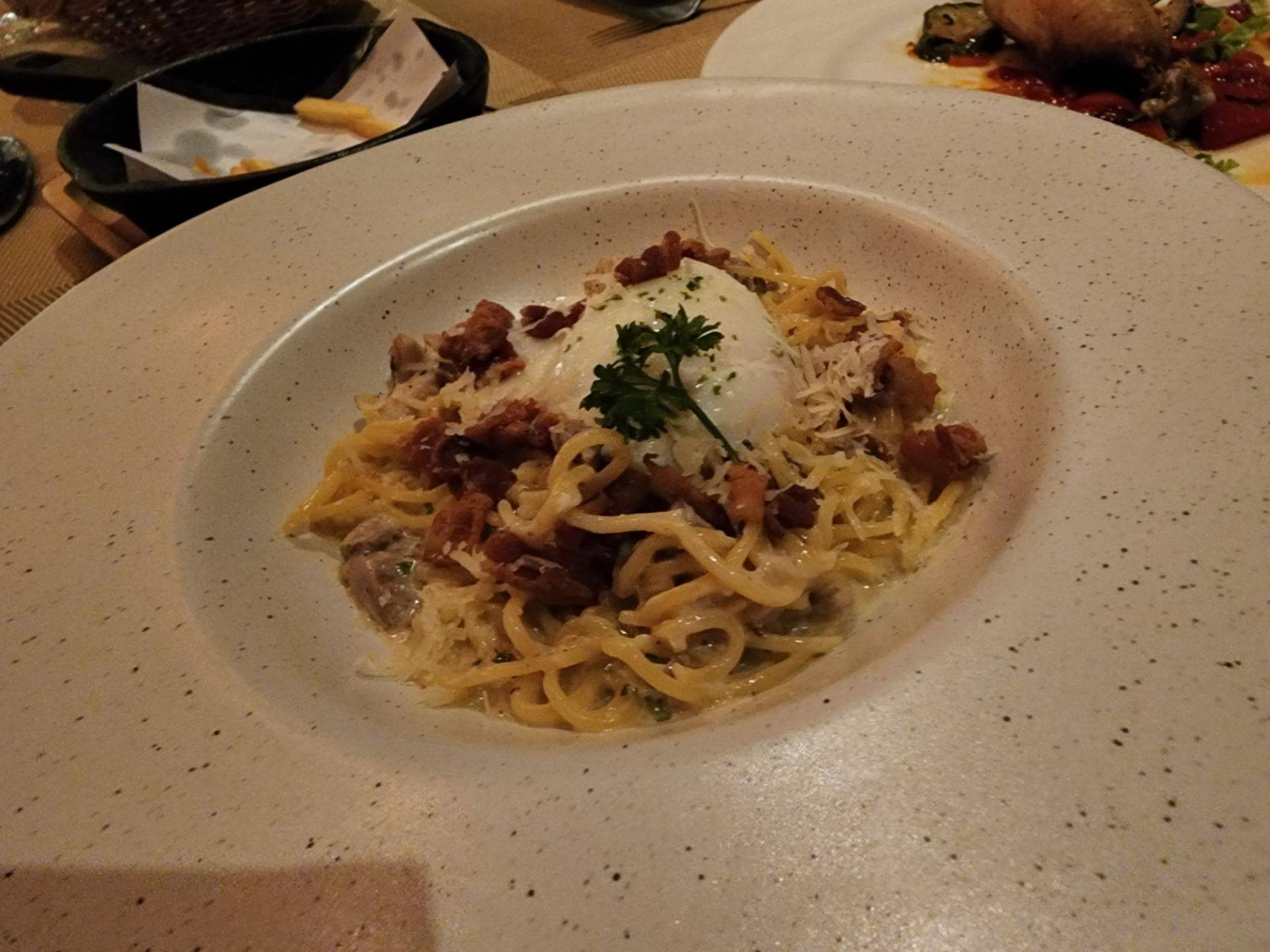 Fresh Pasta Cabonara bacon ร้าน Love Me Tender à la plancha สุขุมวิท 39