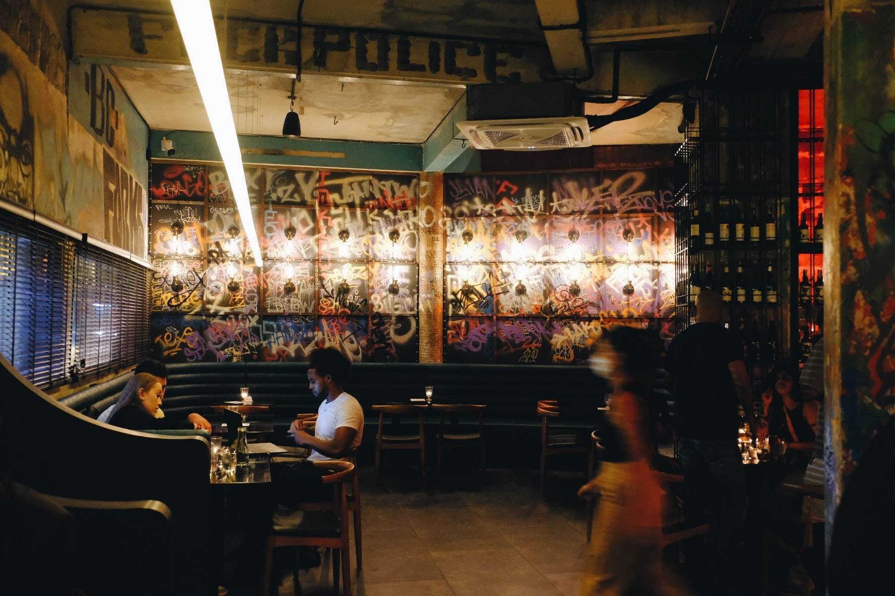 รีวิว INDEPENDENCE BAR Independence Bar บาร์ใหม่ในเครือ YOLO กับ