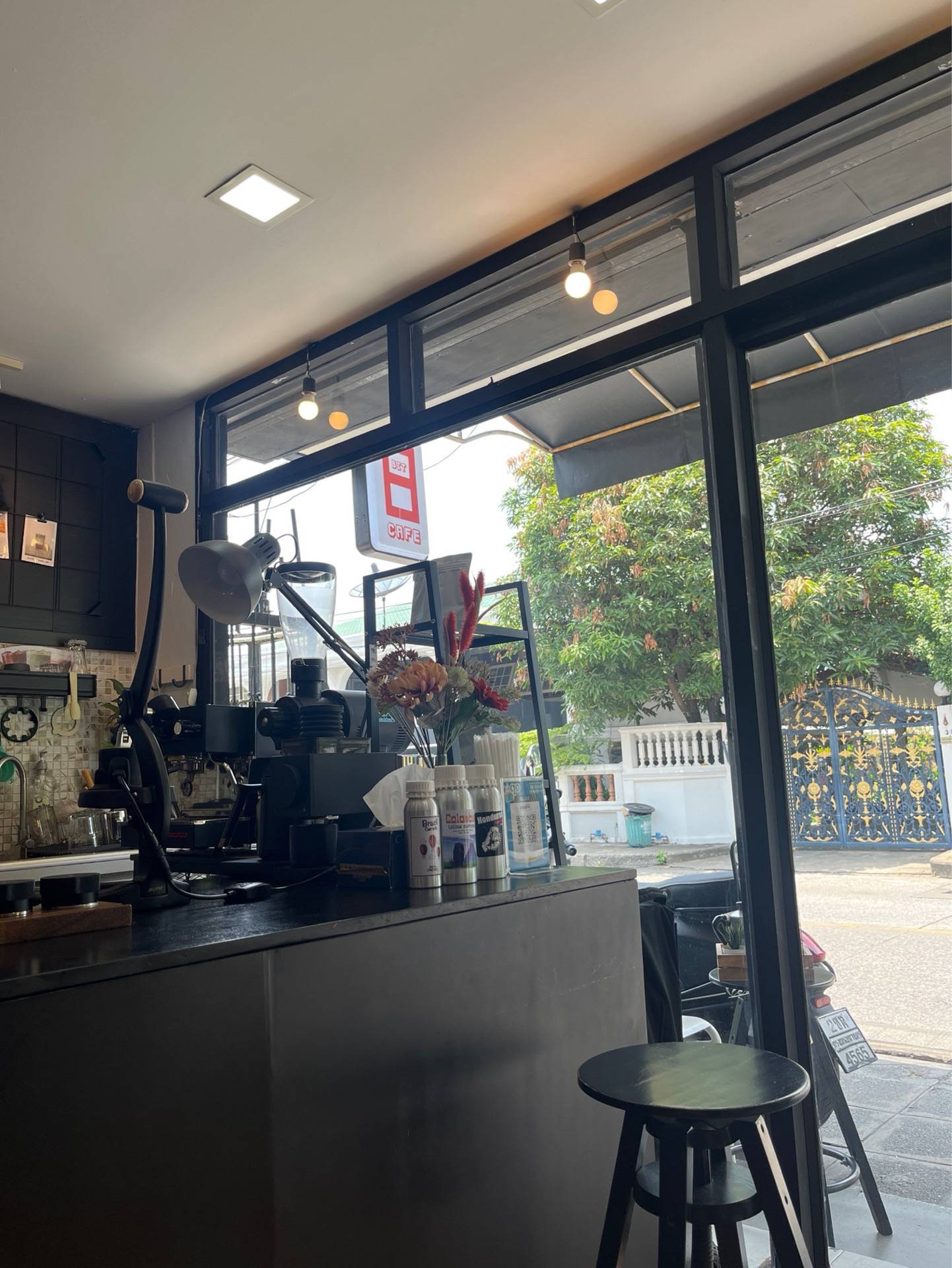 รีวิว 8Bit coffee roasterรามคำแหง มีเมล็ดให้เลือกด้วย Wongnai