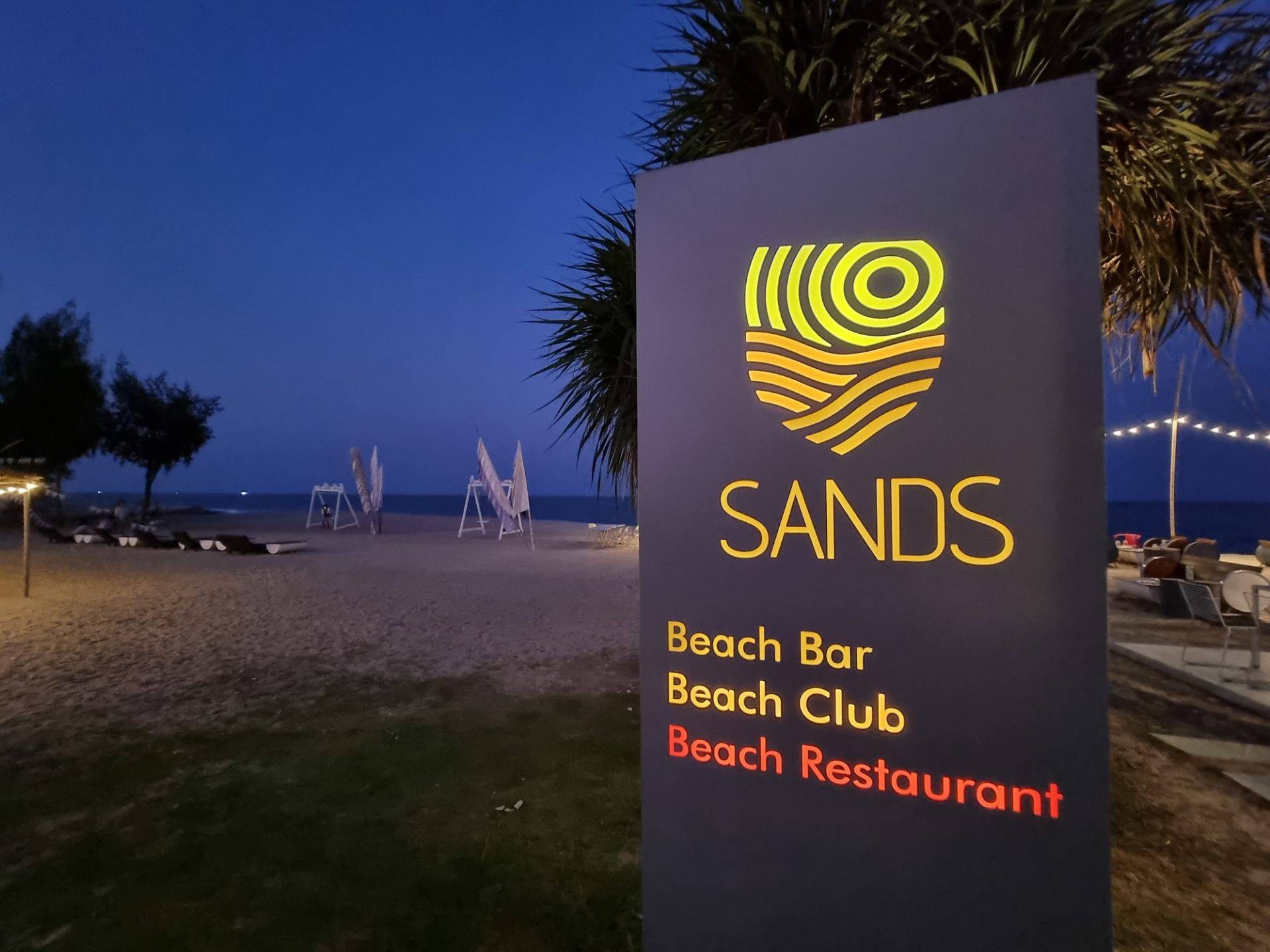 รีวิว Sands Beach Bar & Restaurant ร้านอาหารริมหาด รับลมชมวิวทะเล ใน
