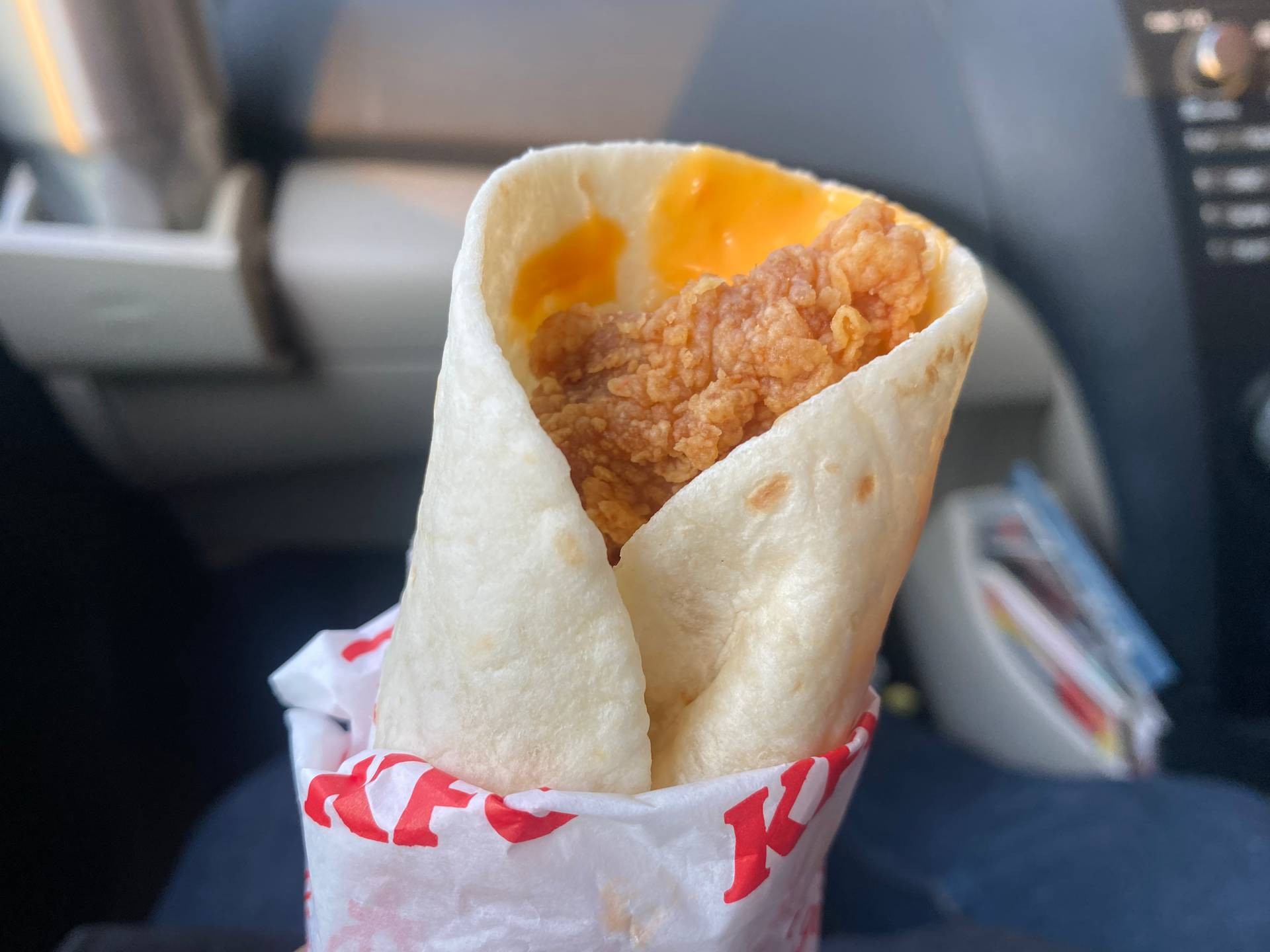 รีวิว KFC Tops Plaza พะเยา พนักงานคุยสนุก บริการดี Wongnai