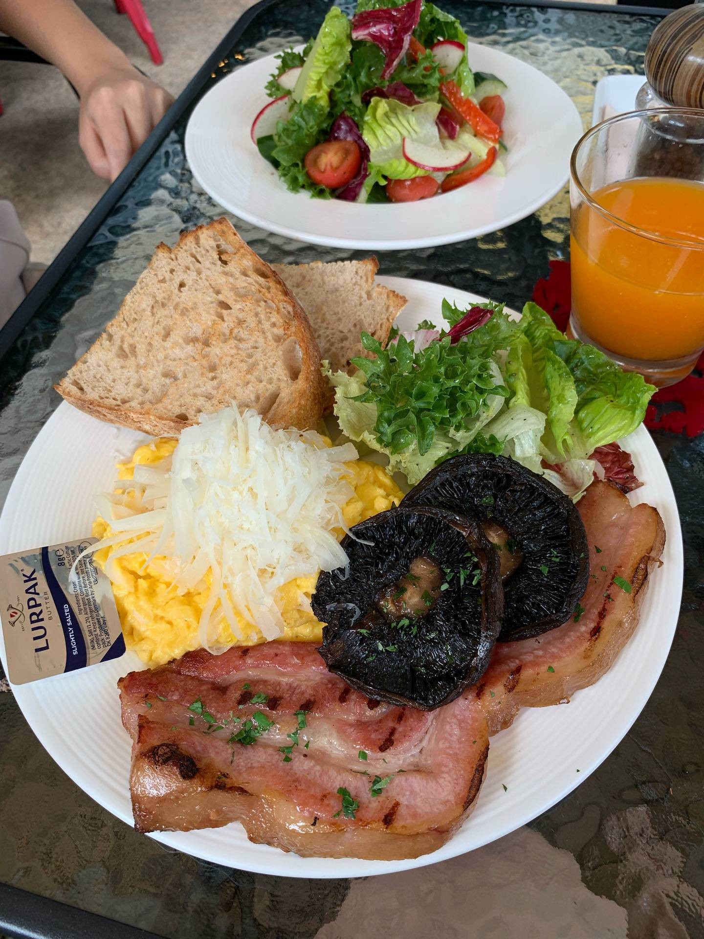 Scramble egg ร้าน The Larder cafe bar Wongnai