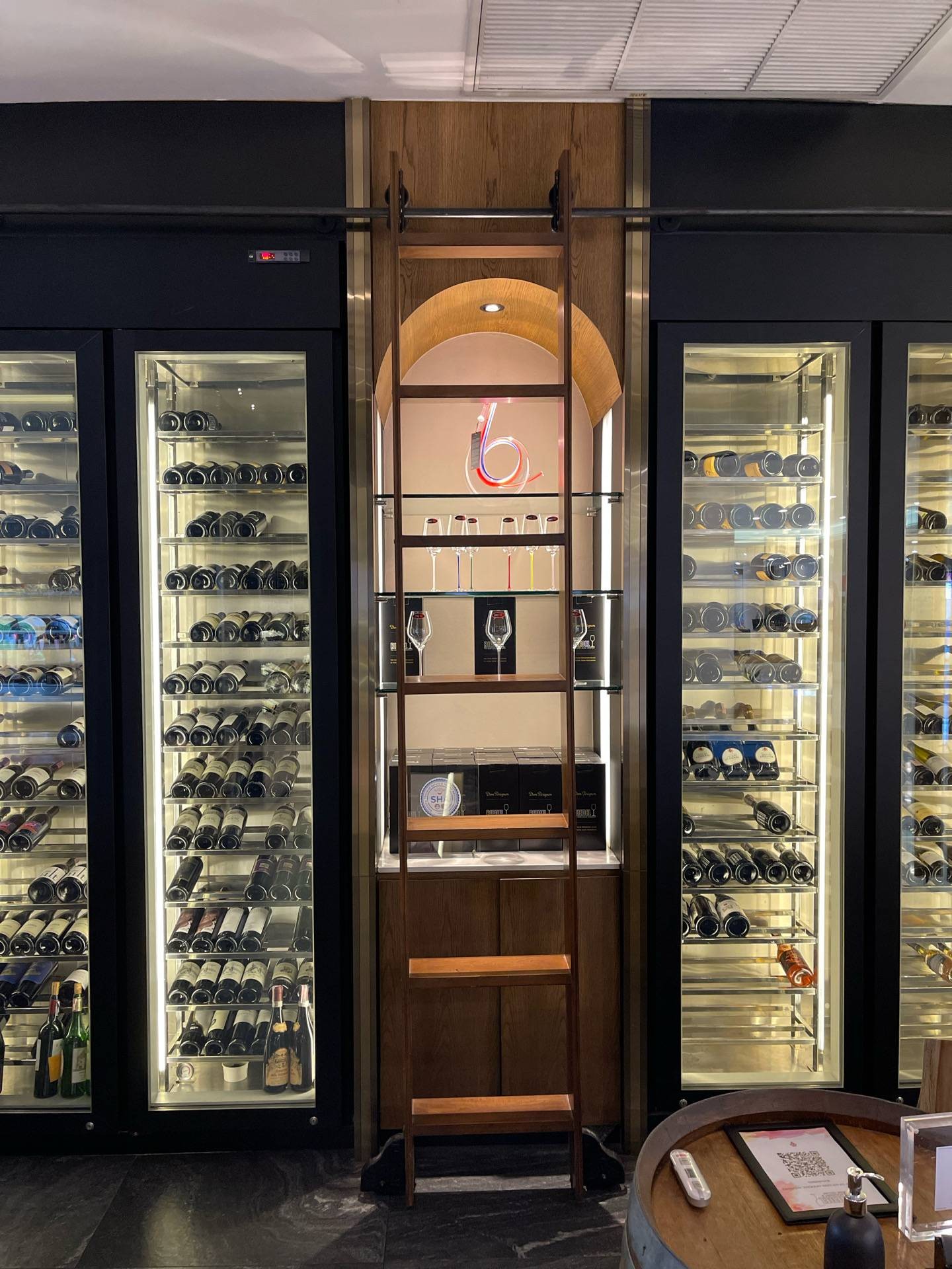 รูป Riedel Wine Bar & Cellar (รีเดล ไวน์ บาร์ แอนด์ เซลล่าร์) Gaysorn