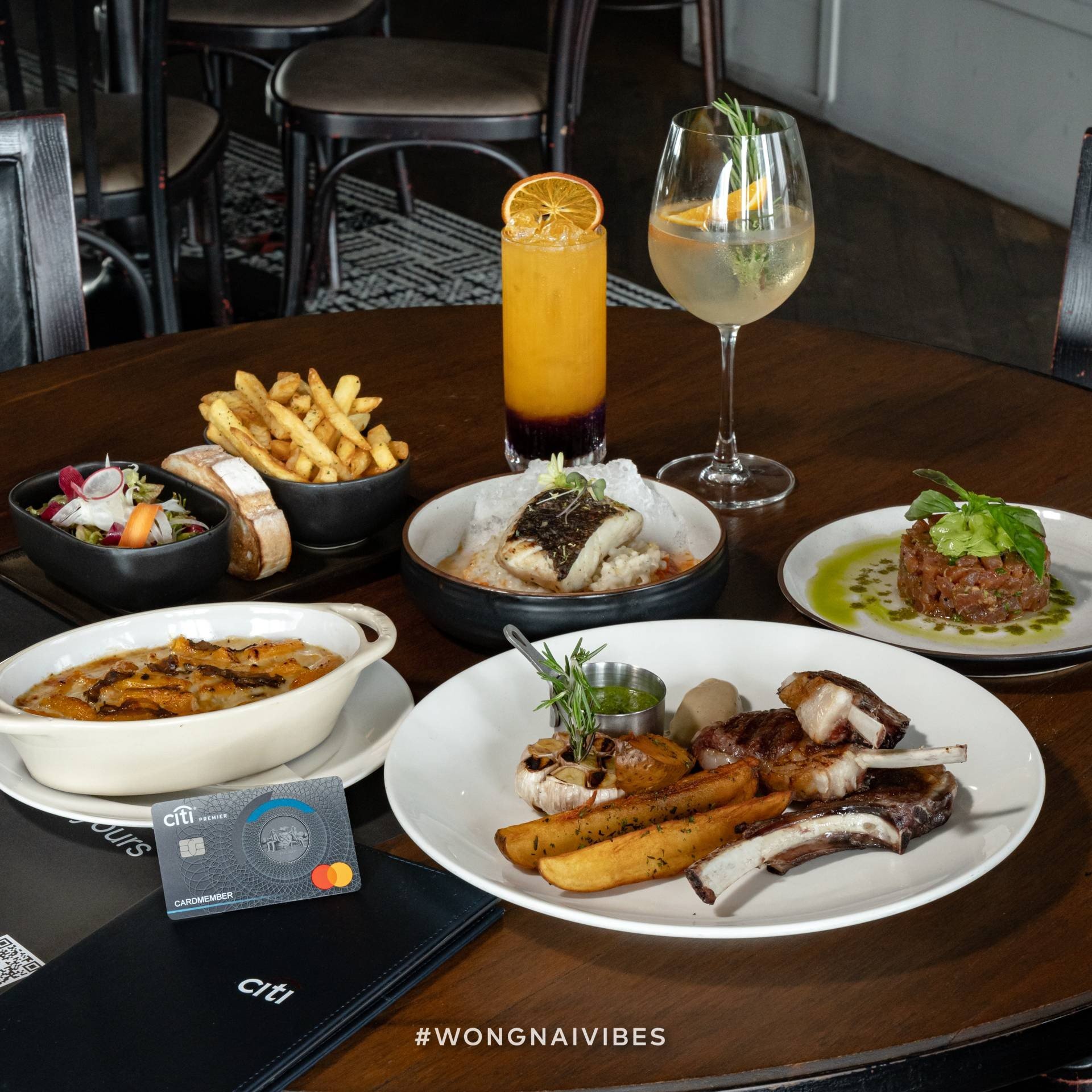 รูป Scarlett Wine Bar & Restaurant โรงแรมพูลแมน จี สีลม