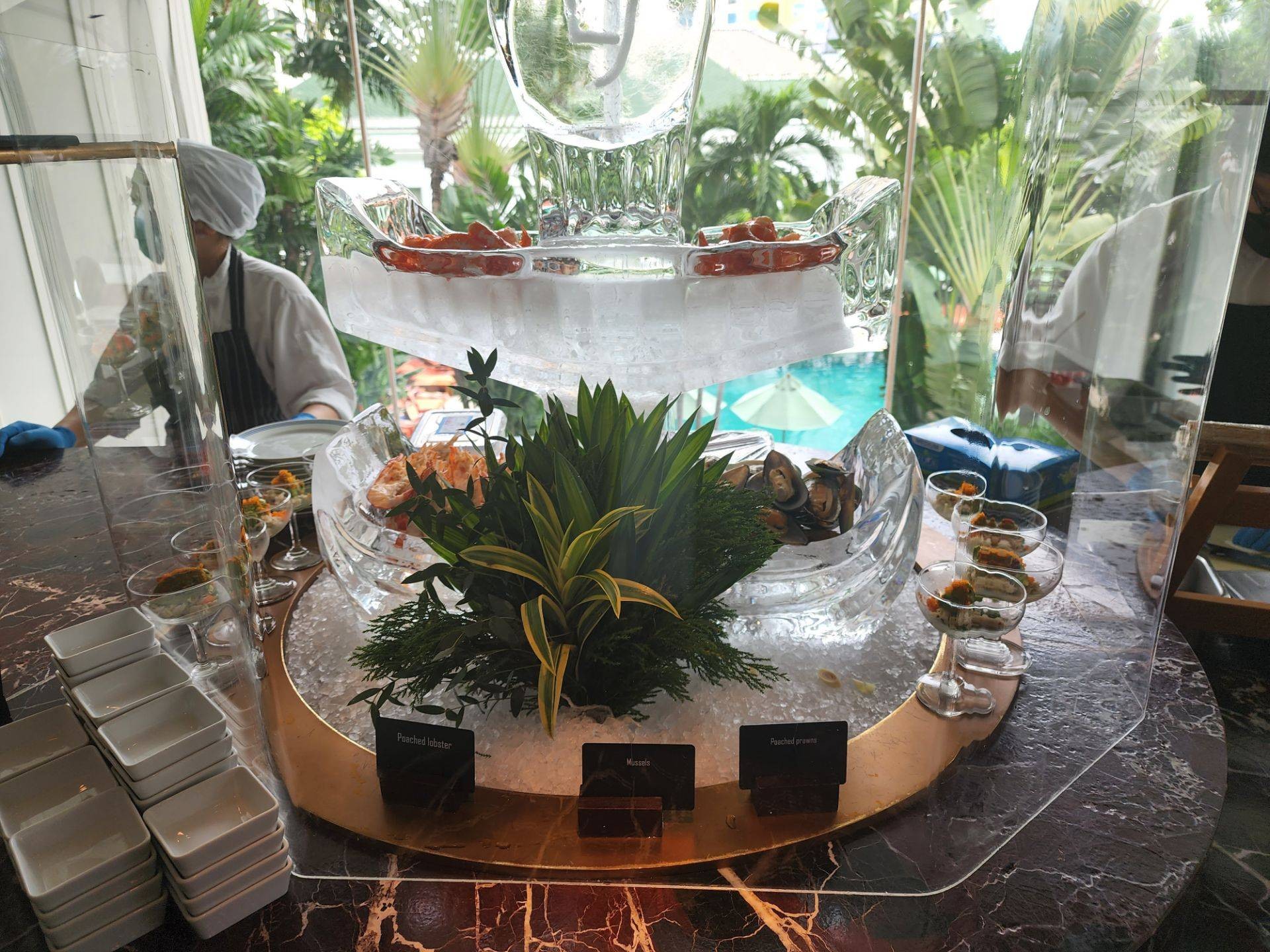 บุฟเฟ่ต์ อาหารกลางวัน ร้าน Lord Jim's Restaurant โรงแรมโอเรียนเต็ล