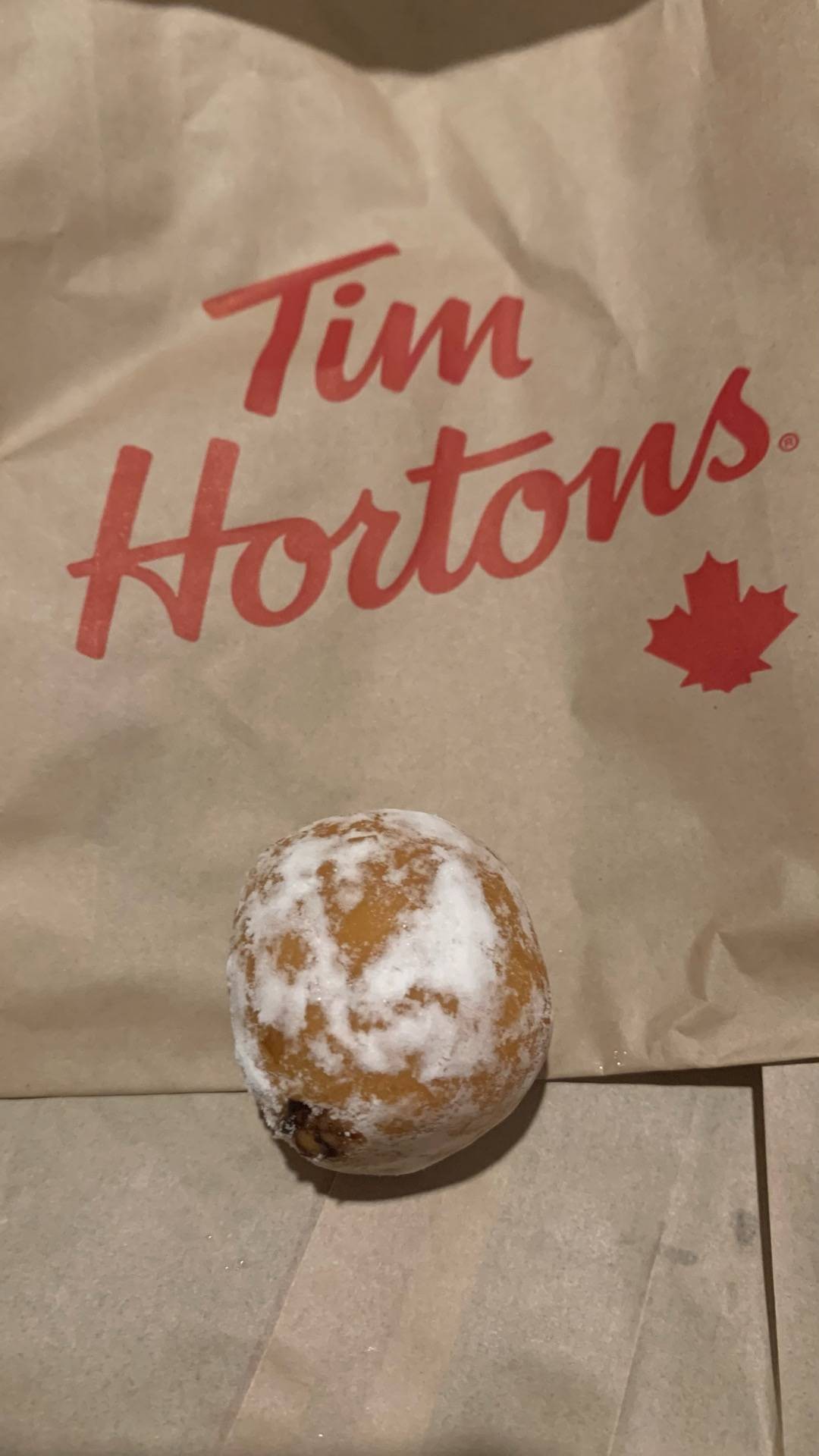 Chocolate Snow Timbits ร้าน Tim Hortons สามย่าน มิตรทาวน์