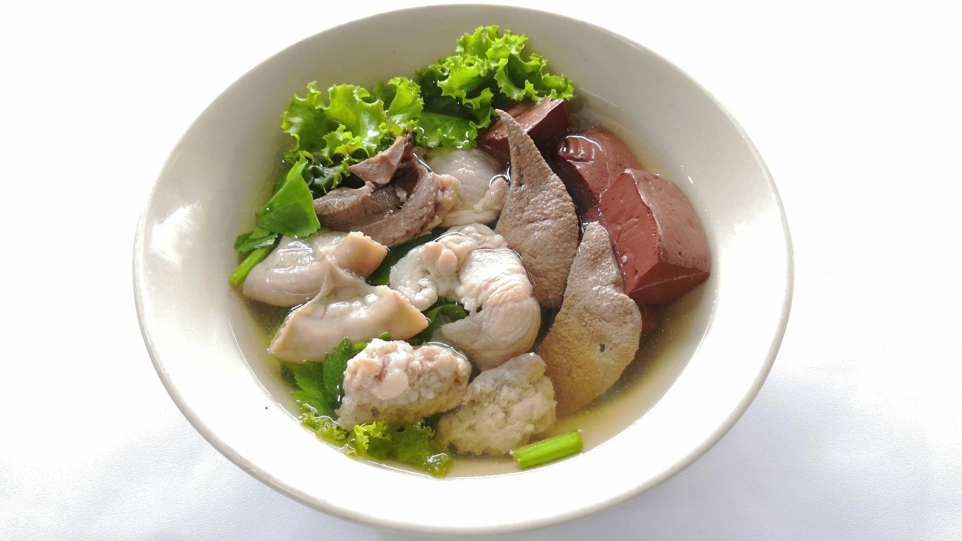 เฮียตี๋ ต้มเลือดหมู - คู้บอน 42 - สั่งอาหารเดลิเวอรี | Wongnai x LINE MAN