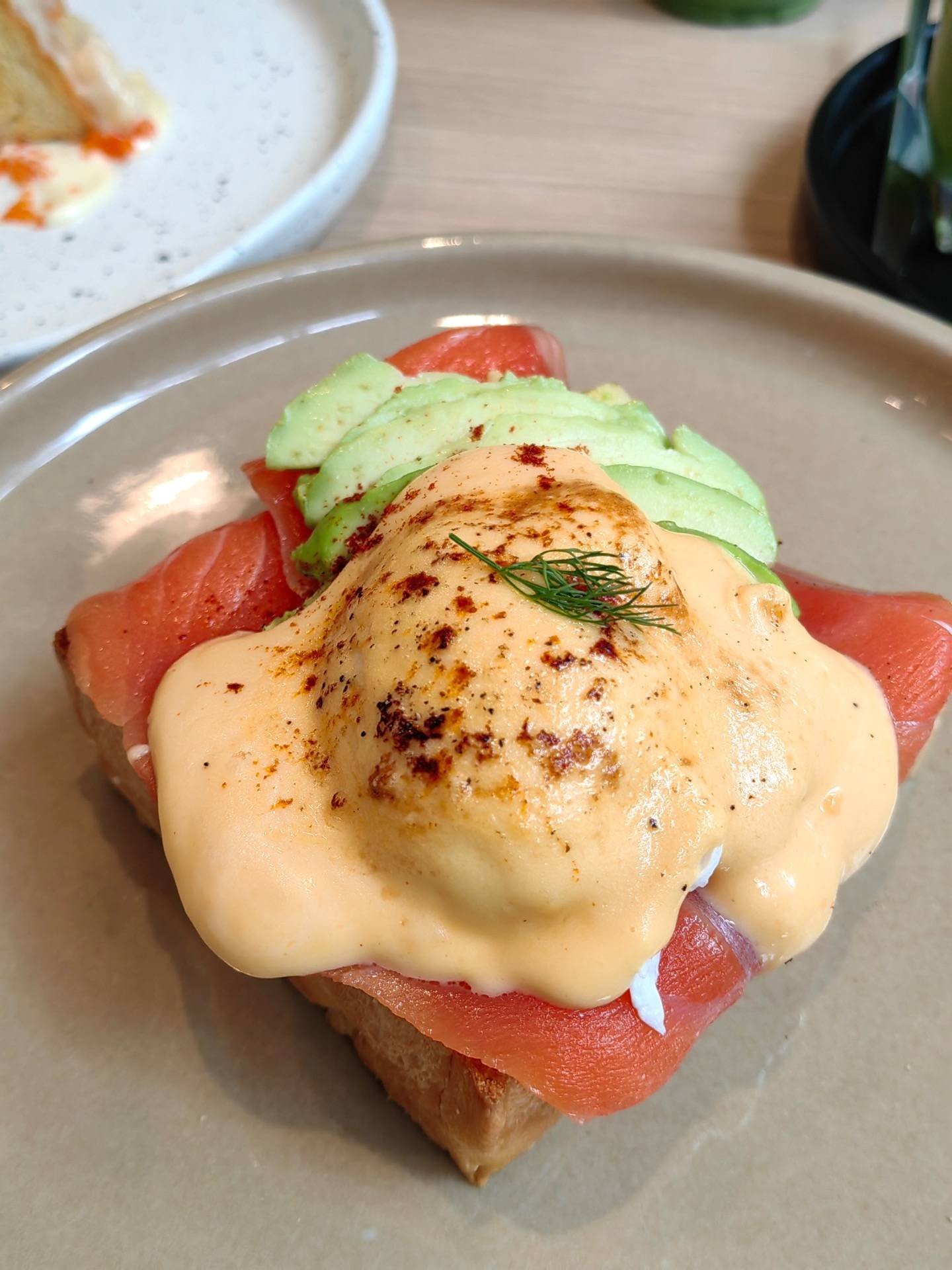 Salmon Egg Benedict ร้าน Lalaí Premium Bread & more Sukumvit49