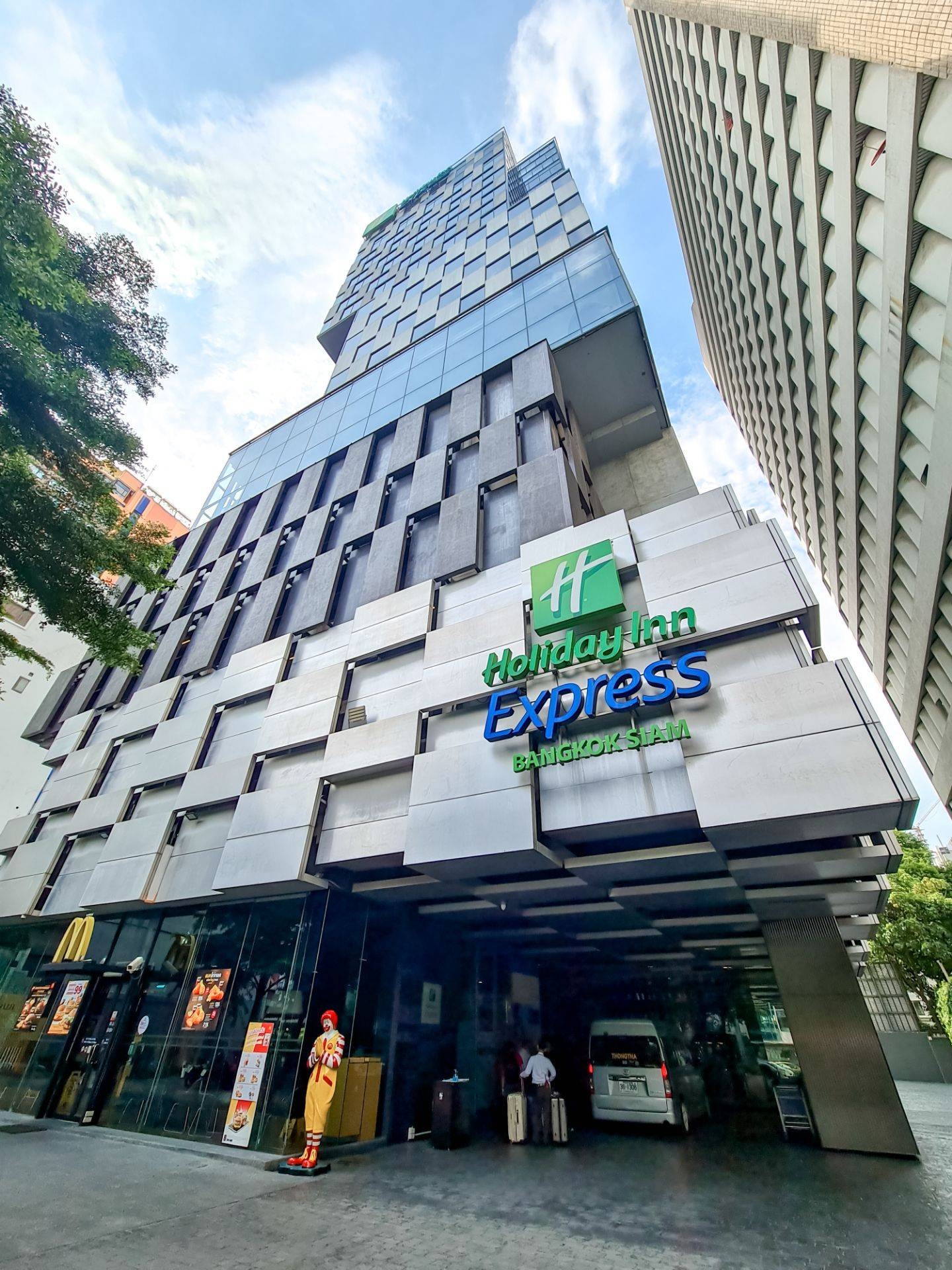 รูป Holiday Inn Express Bangkok Siam - Wongnai