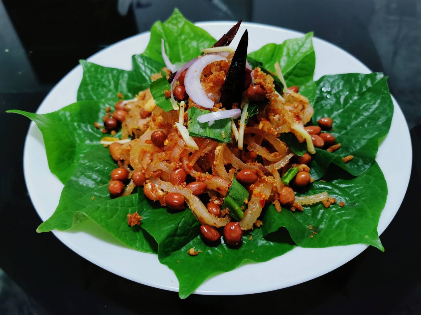 รีวิว ยำแหนมทอง by ใหม่เสมอ จ๊อดแฟร์ แดนเนรมิต - อร่อยมาก มีทั้งเปรี้ยว ...