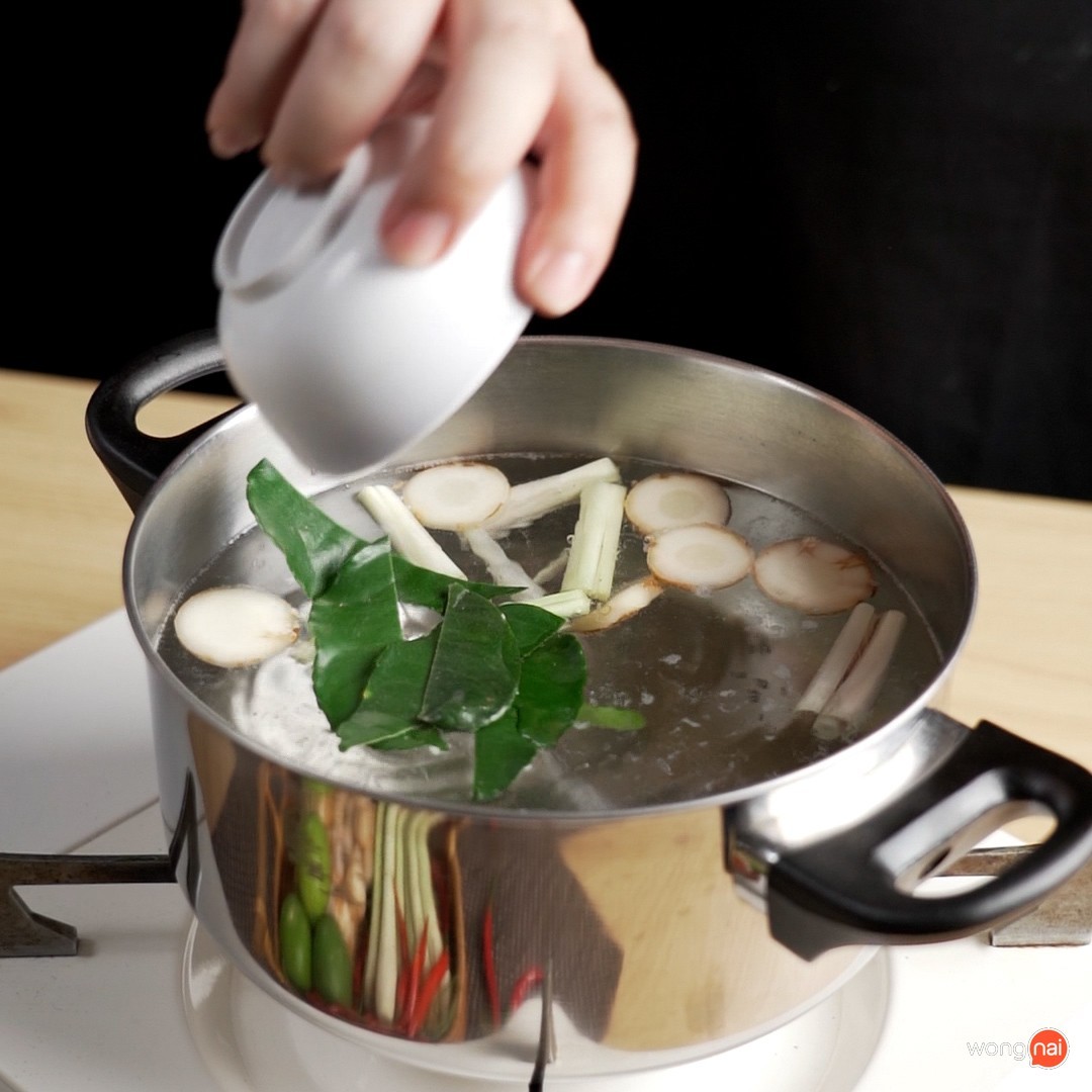 วิธีทำ “ต้มยำบะช่อน้ำข้น” เมนูต้มหมูนุ่มเครื่องแน่น ซดฟินซี้ดทั้งปาก ...