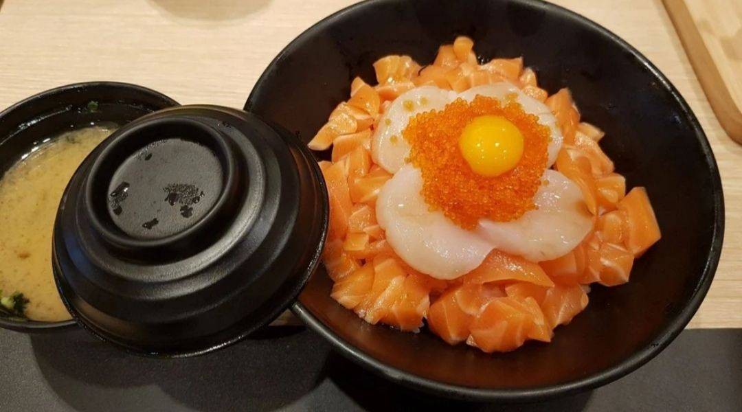 Hotate Salmon Don ร้าน Honmono Sushi เซ็นทรัล บางนา