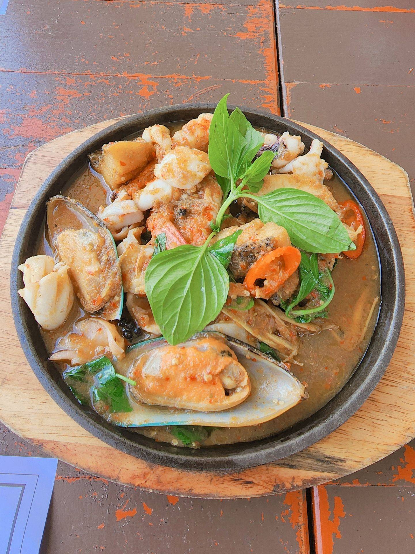 ผัดฉ่ารวมมิตรทะเล ร้าน Sea Salt Bangpra Wongnai