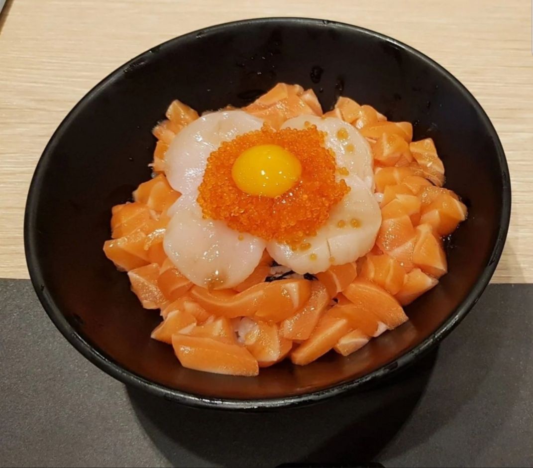 Hotate Salmon Don ร้าน Honmono Sushi เซ็นทรัล บางนา