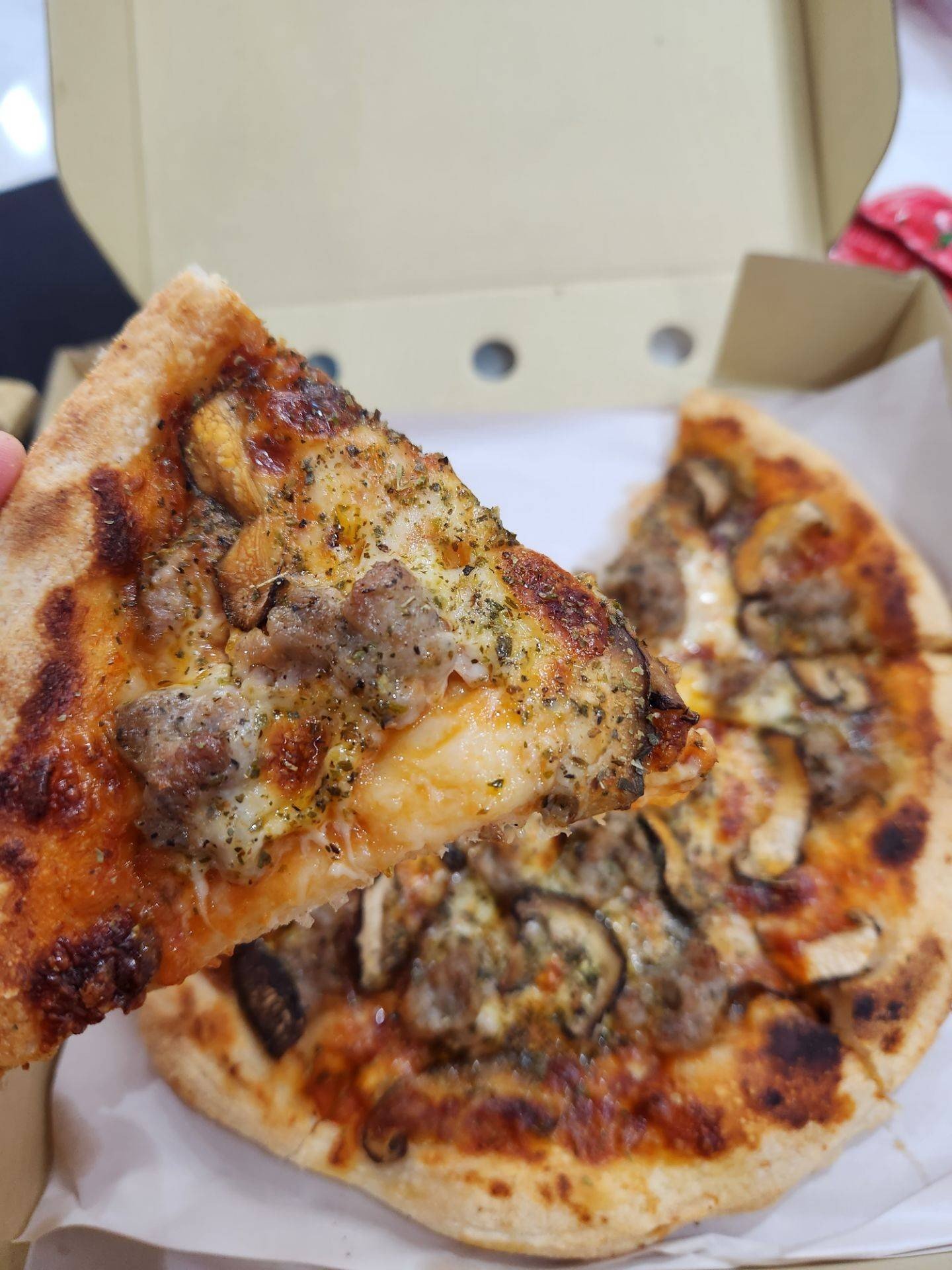 รีวิว Pizza is love™ อ่อนนุชยูดีไลท์คอนโด พิซซ่าหอมทรัฟเฟิล อร่อย
