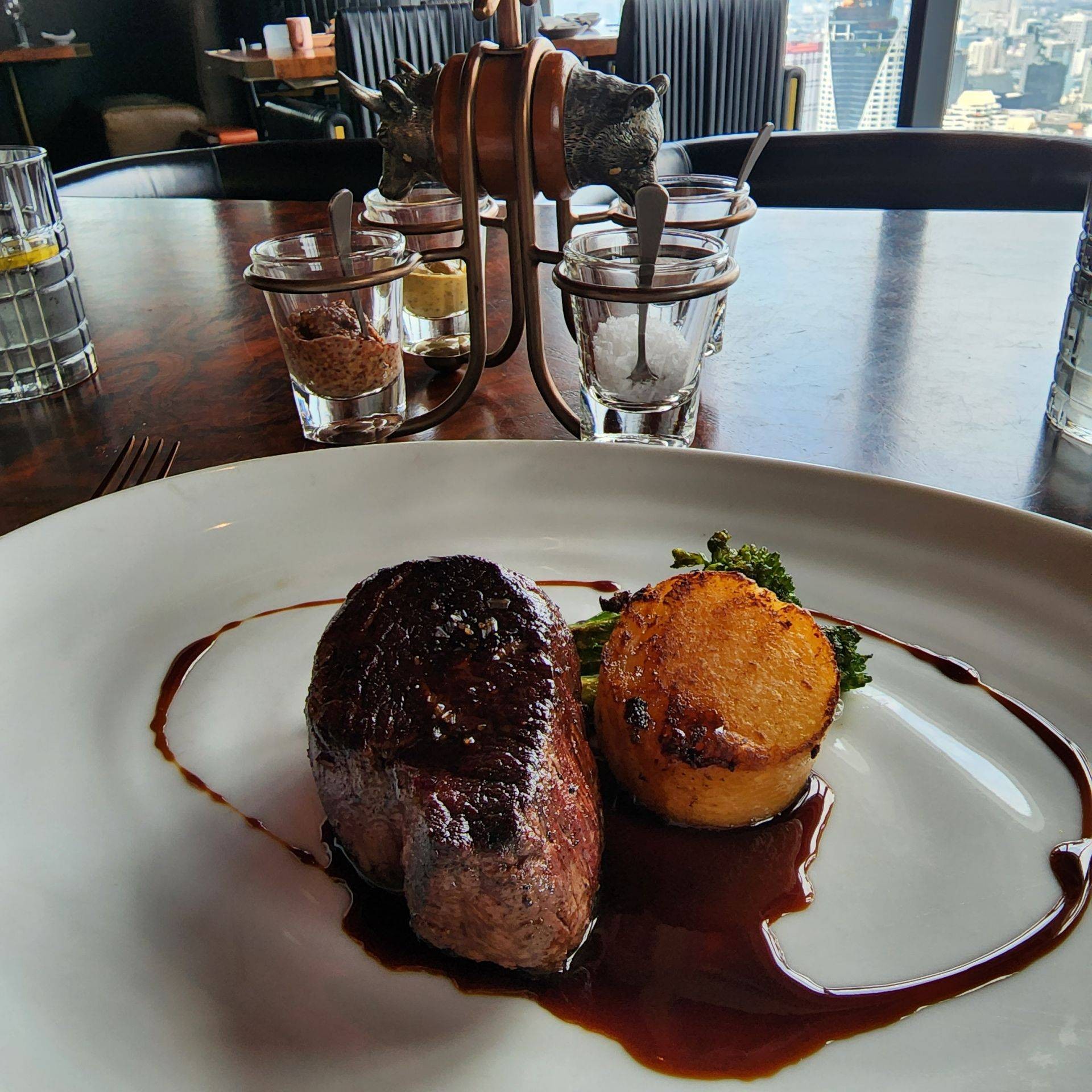 Beef Tenderloin 200 Day Grain Fed • เนื้อดีงามสุดๆ จานนี้ต้องสั่ง ร้าน