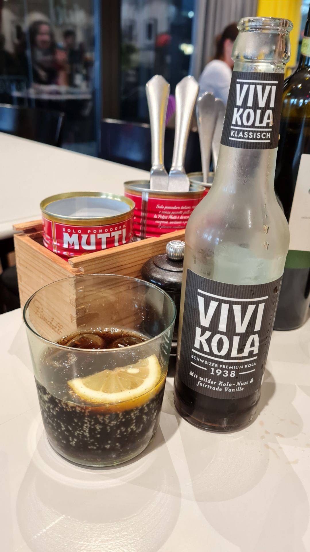 ร้าน Spaghetti Factory Bern รีวิวร้านอาหาร