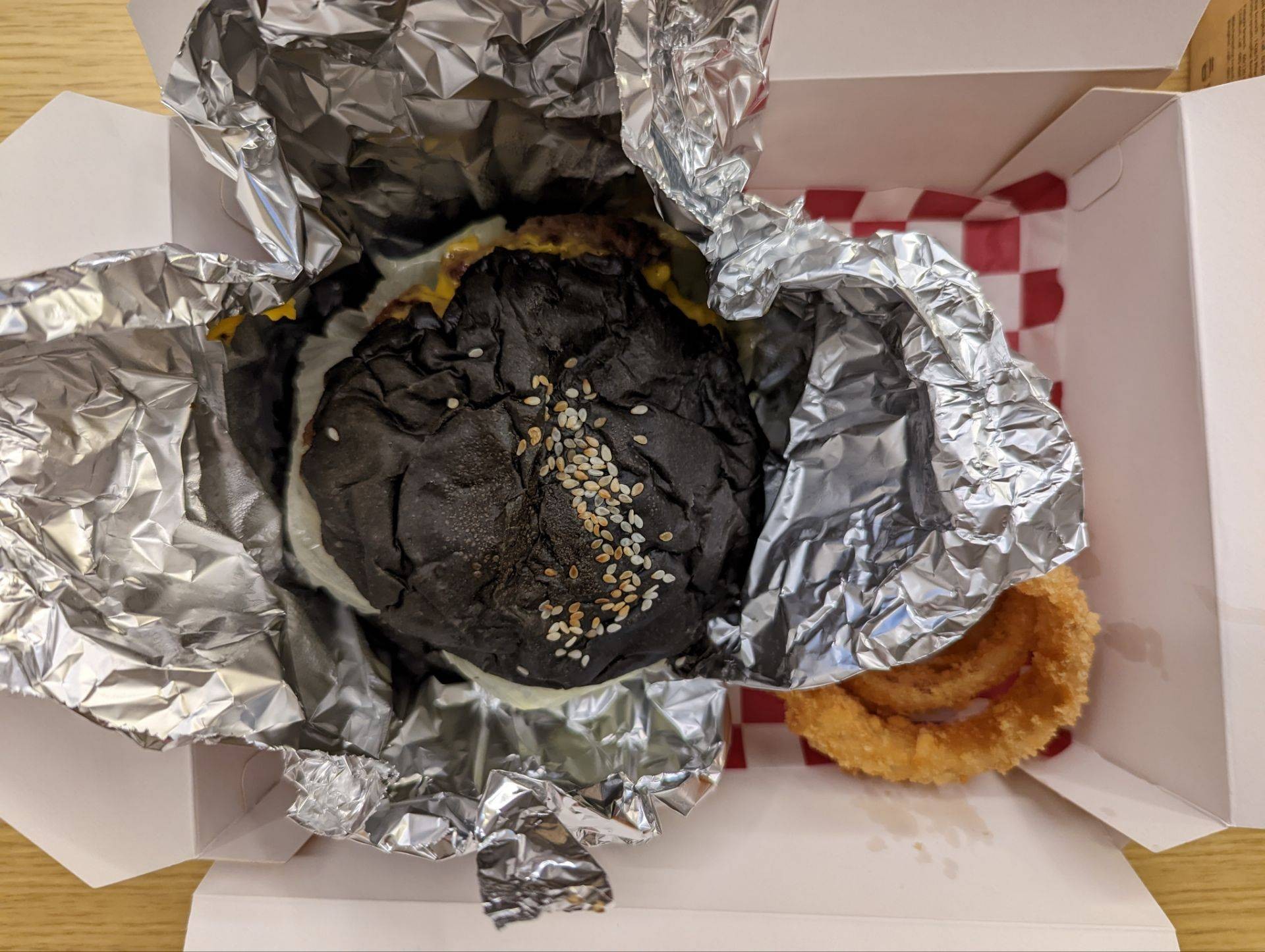 Lava Cheesy (Beef) Large ร้าน JIM's Burgers & Beers อารีย์