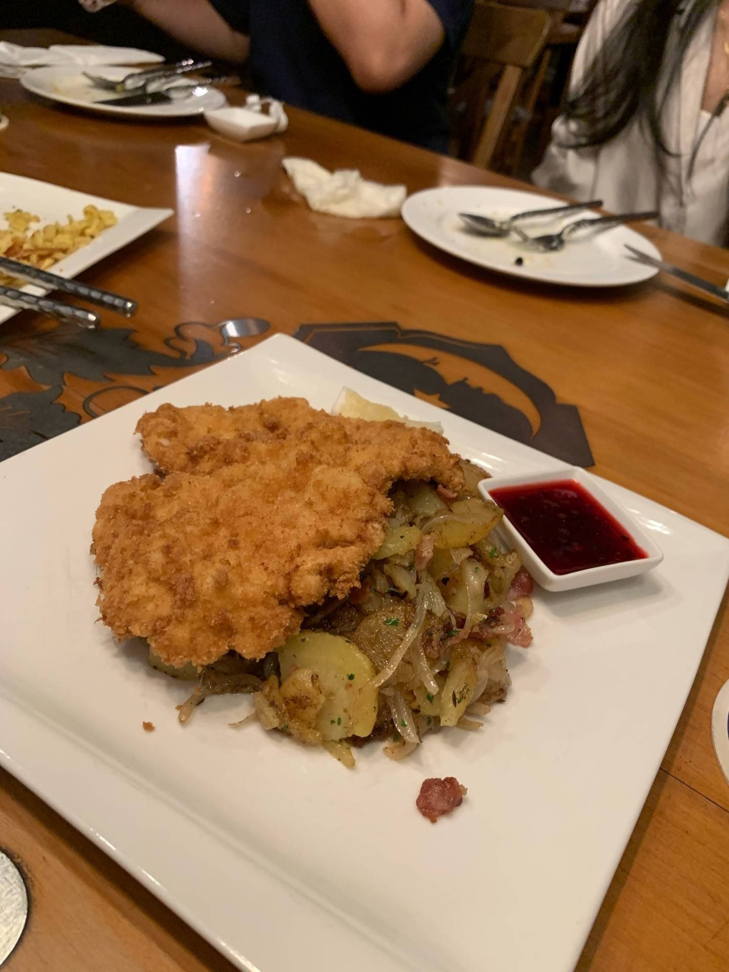 Pork escalope ร้าน Alexander's German Eatery Wongnai