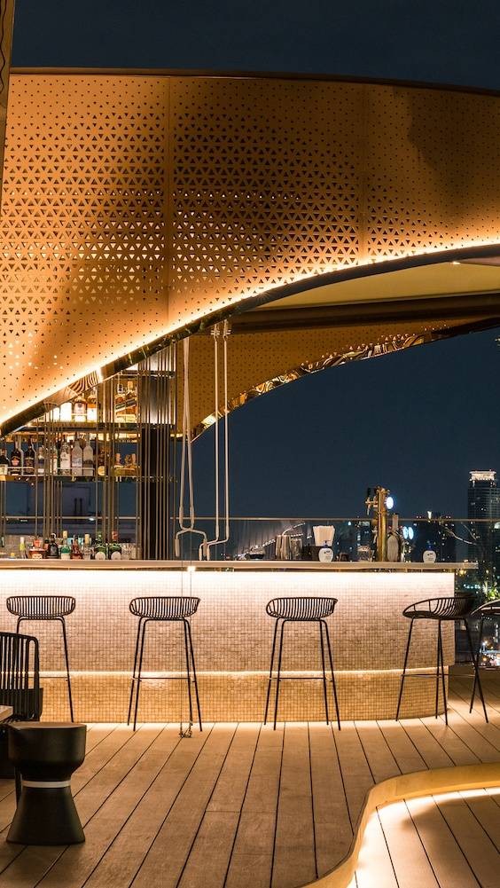 Sol and Luna Wongnai