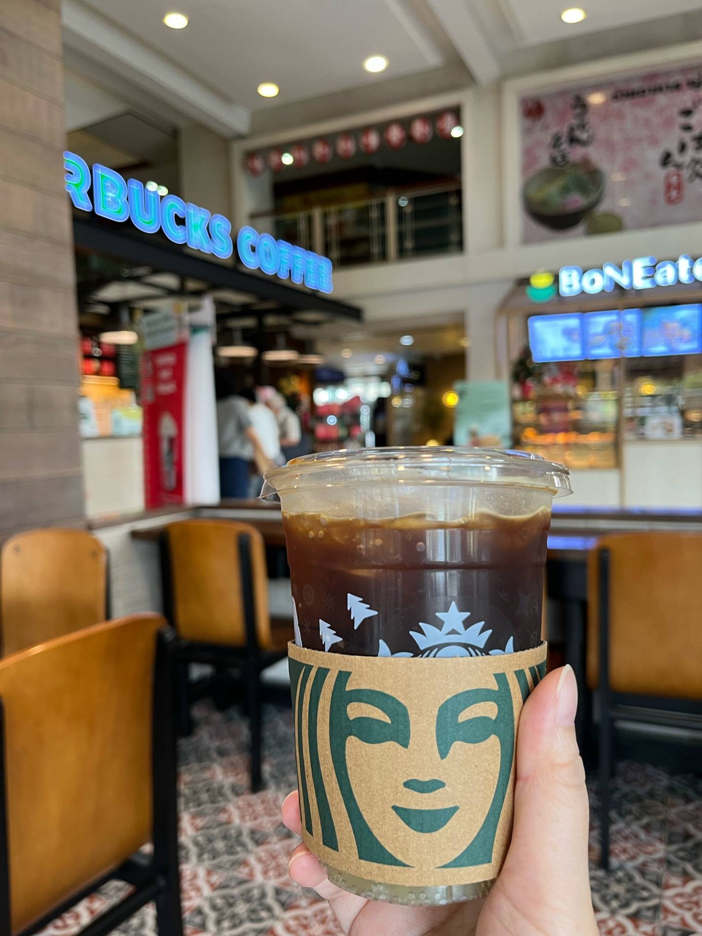 รีวิว Starbucks ซิติ้ รีสอร์ท สุขุมวิท 39 สาขานี้ที่นั่งน้อยและร้อน