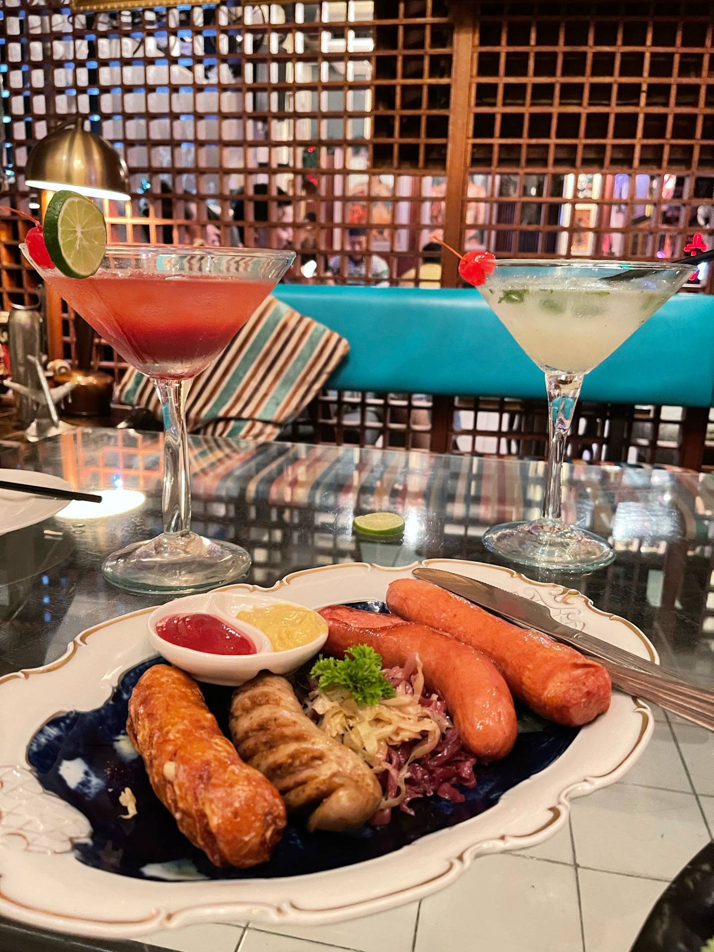 รูป Tuba Design Furniture & Restaurant Wongnai