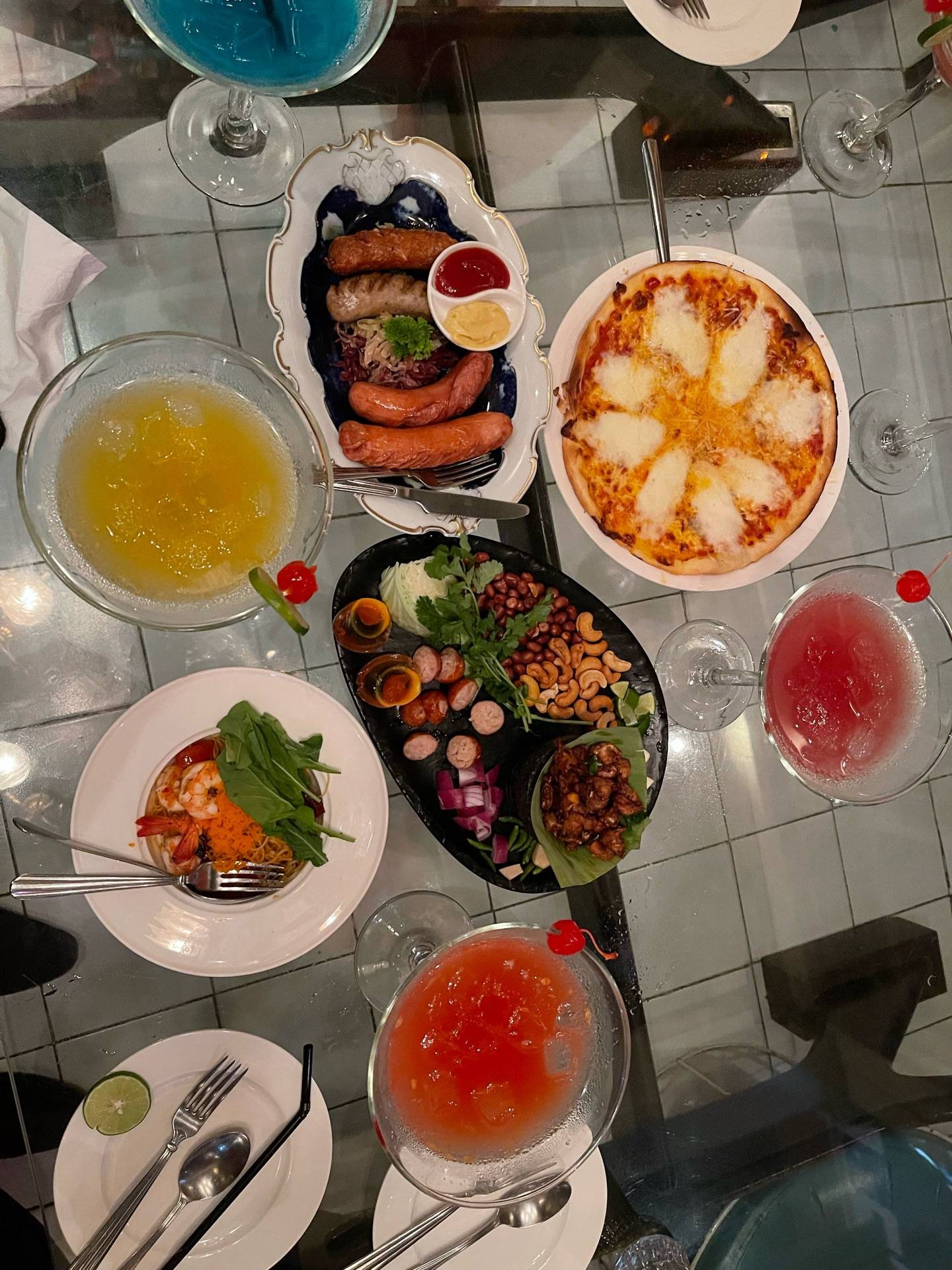 รูป Tuba Design Furniture & Restaurant Wongnai