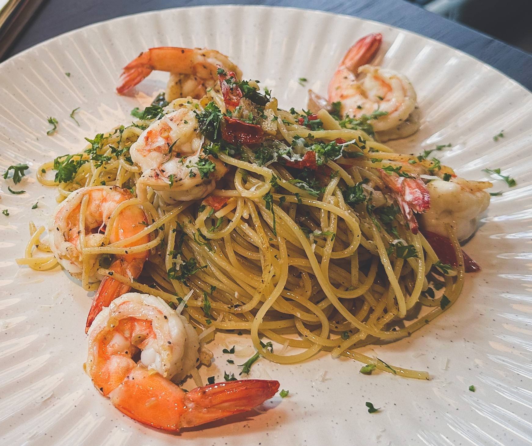 สปาเก็ตตี้กุ้งผัดพริกขี้หนูสวน ร้าน Pasta Ama Saladaeng