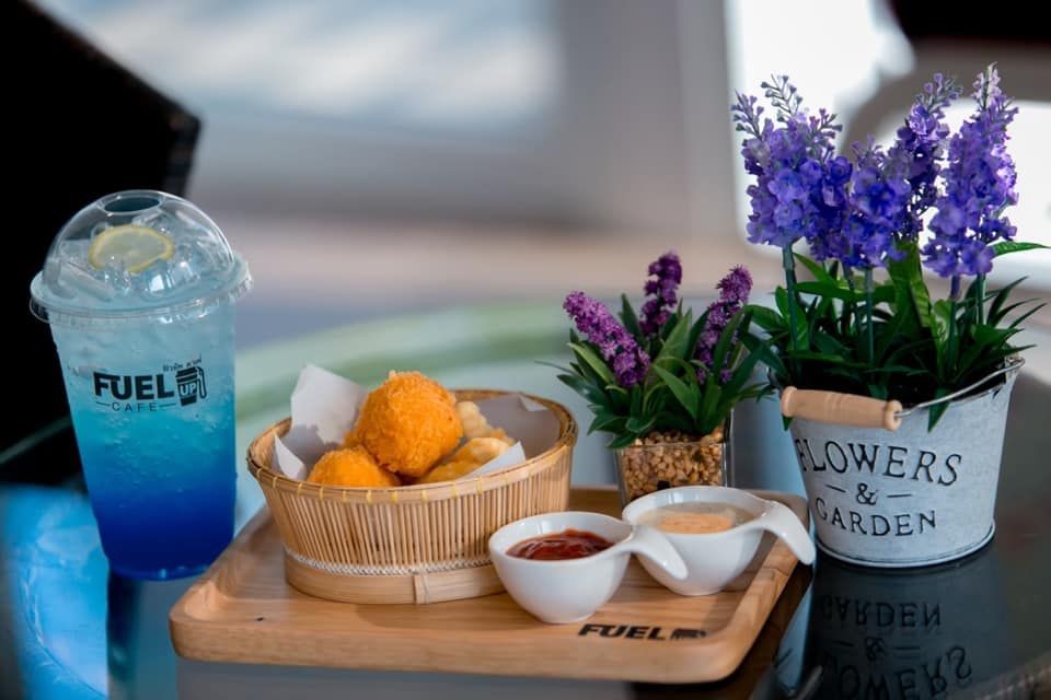 รีวิว FUEL UP CAFE เมนูร้านมีให้เลือกเยอะดีคะ ราคาโอเคเลย ของทานเล่น